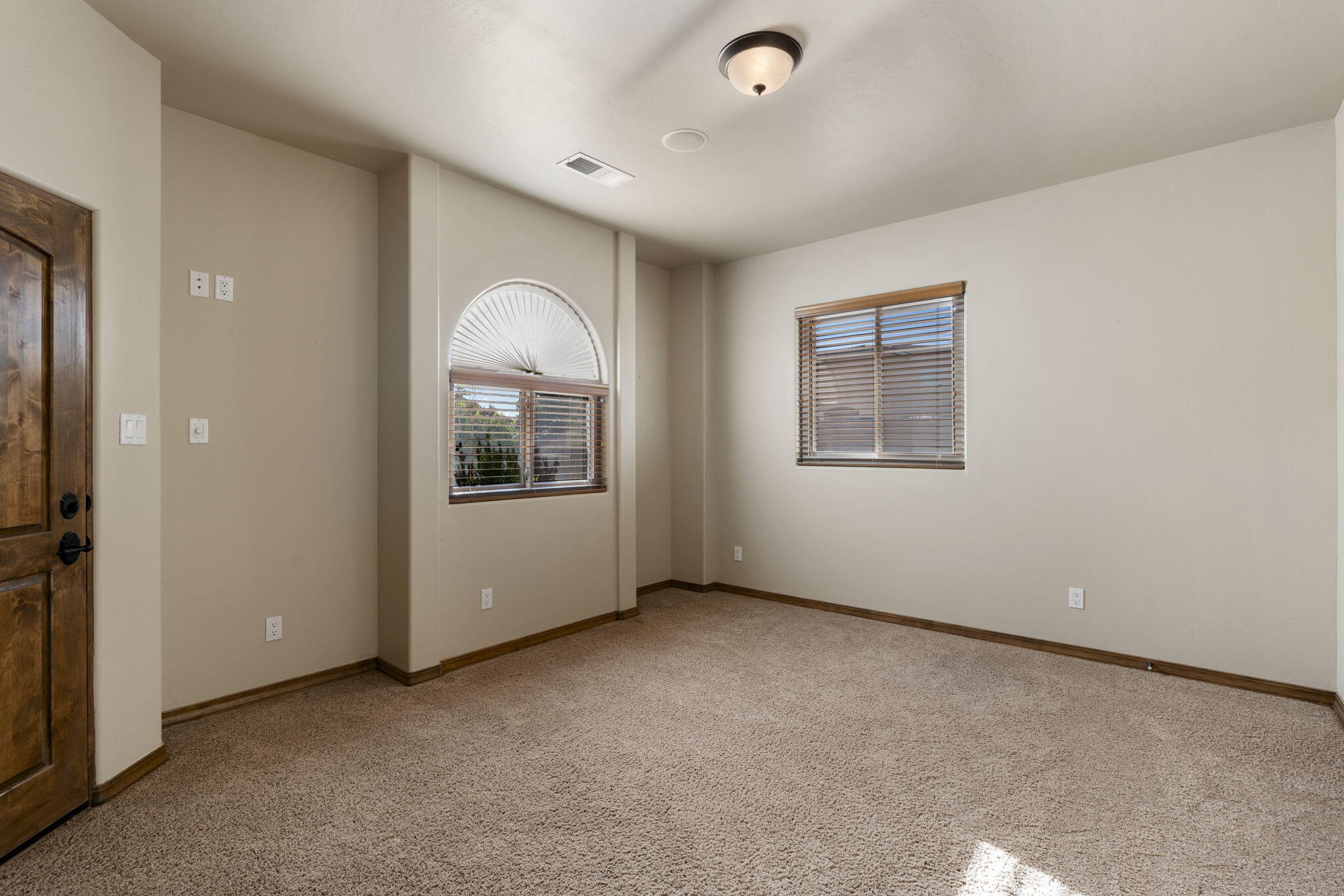 400 ALBOR Circle NE