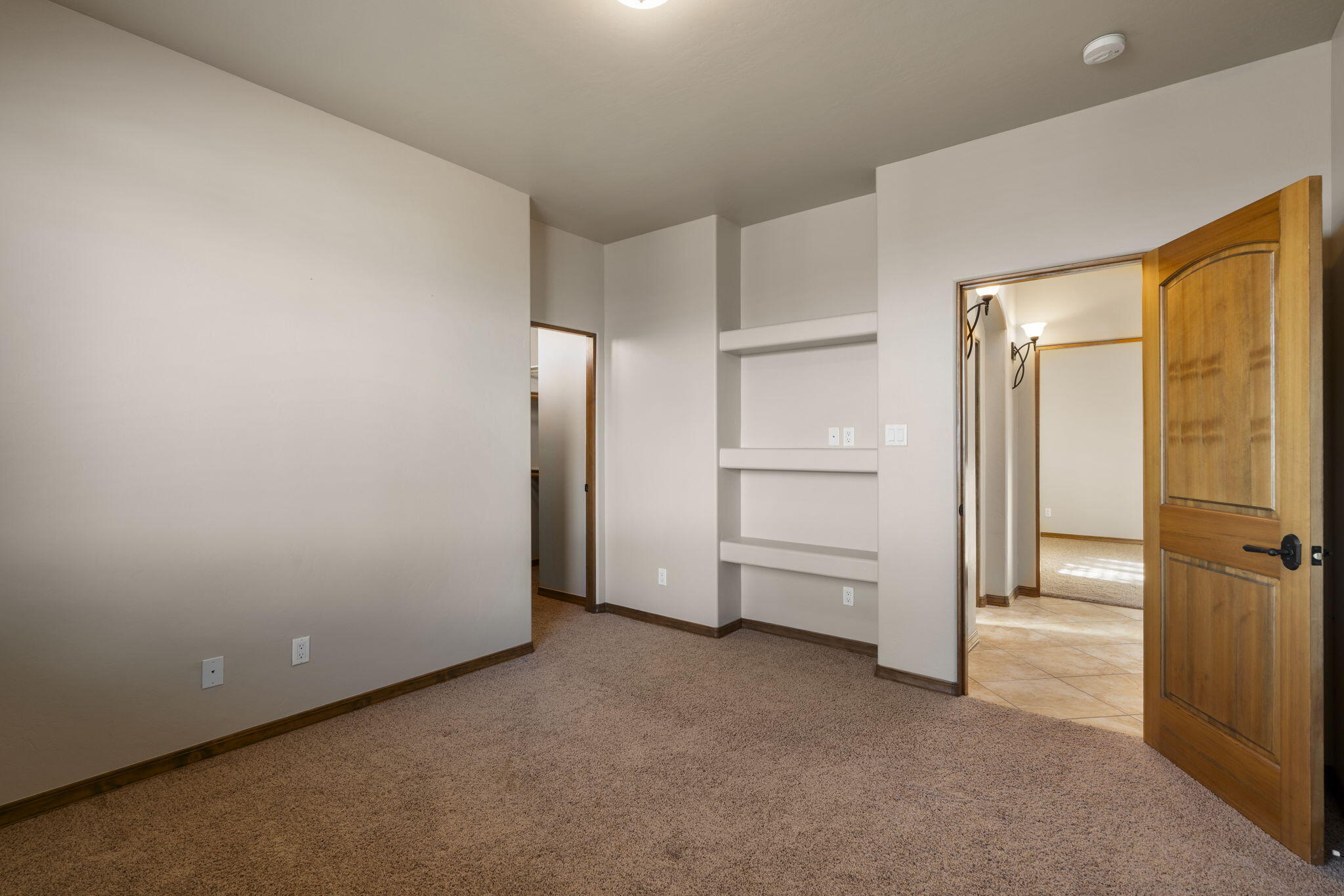 400 ALBOR Circle NE