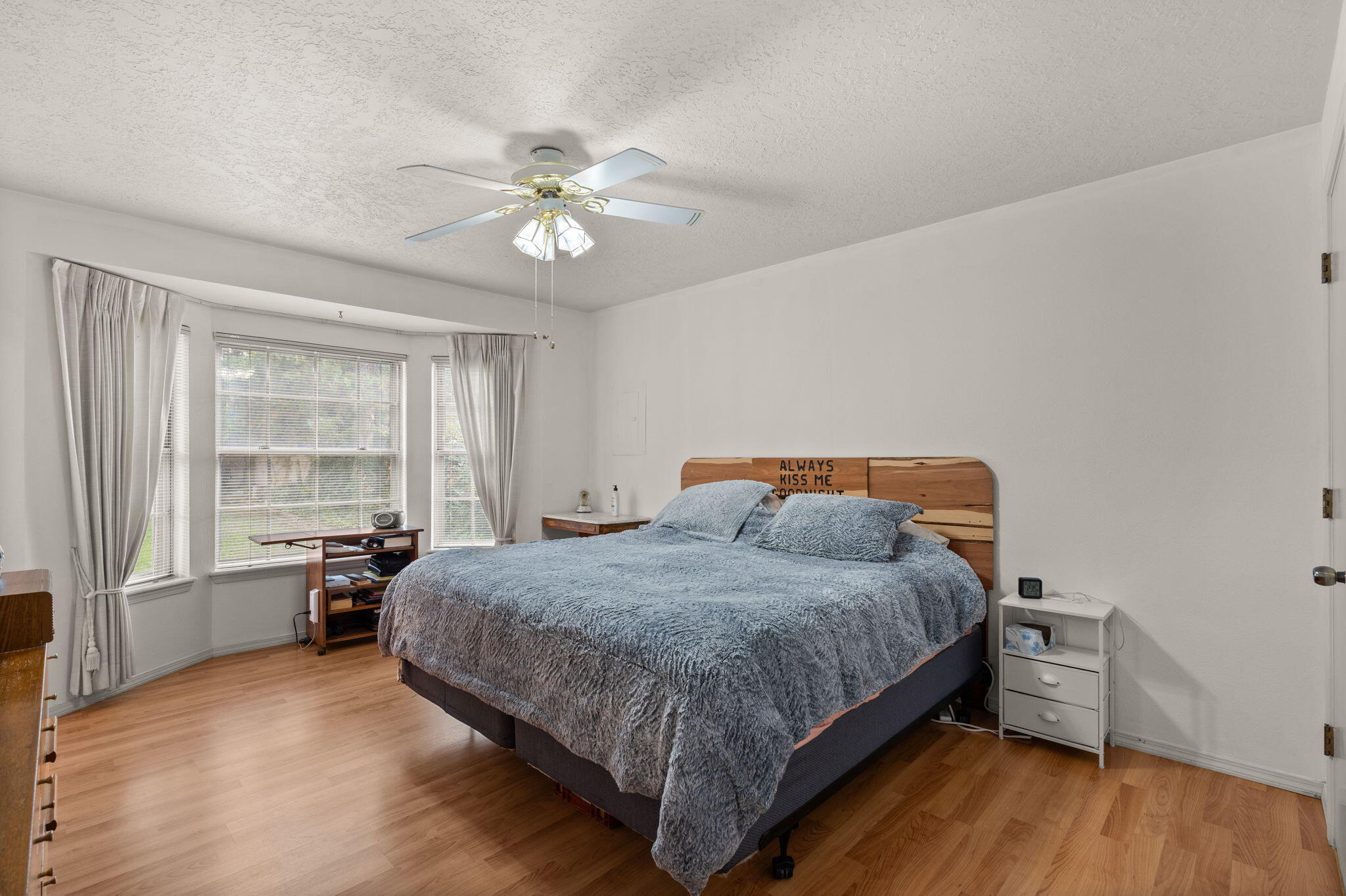 1304 HIAWATHA Drive NE