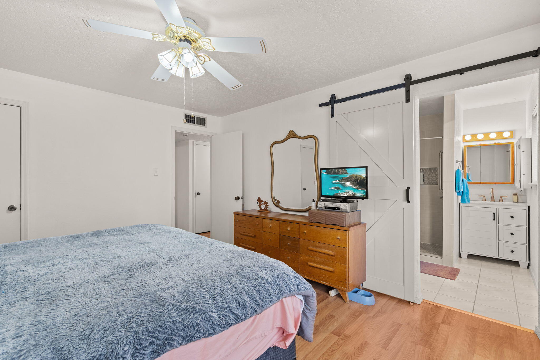 1304 HIAWATHA Drive NE