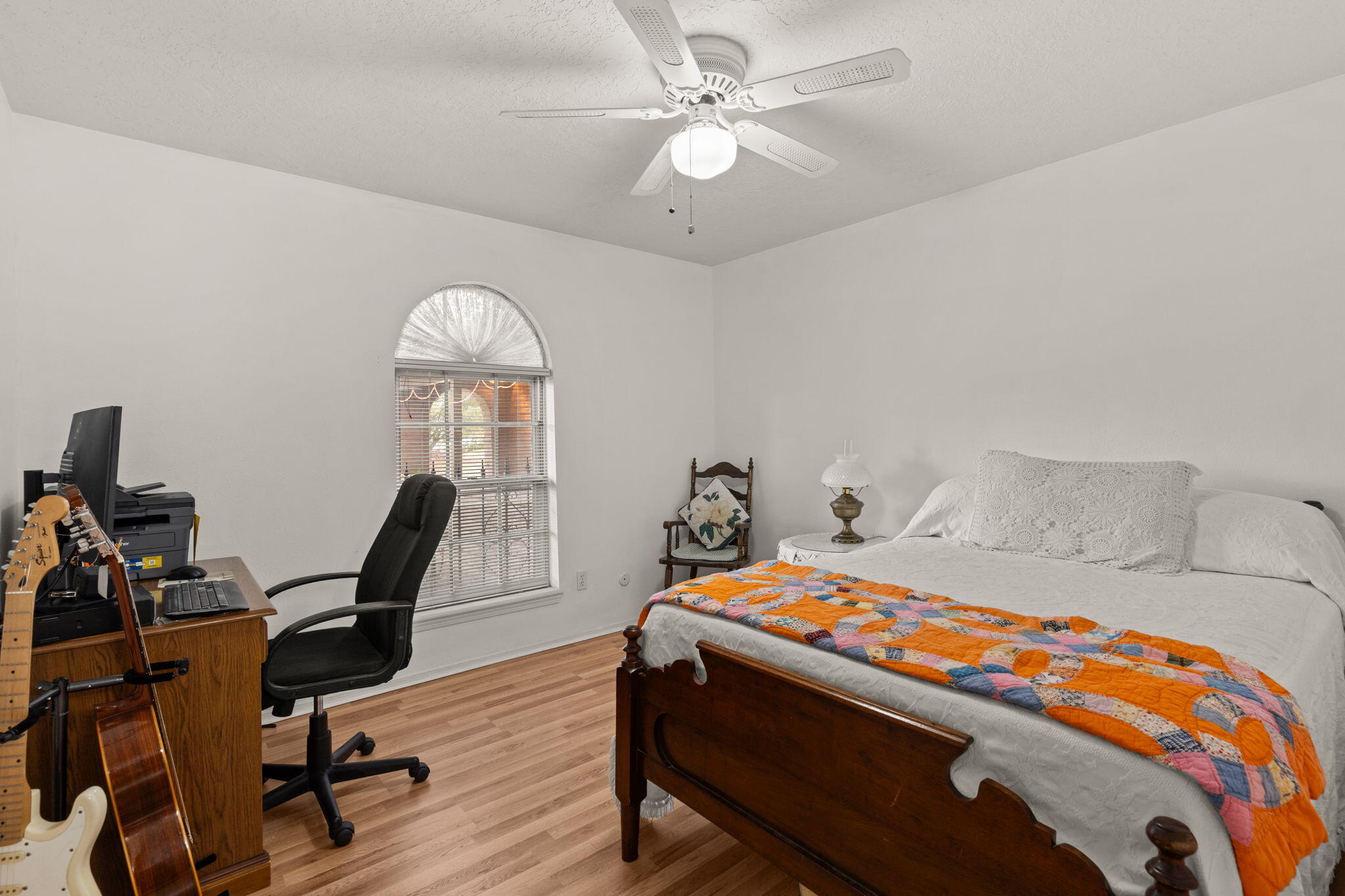 1304 HIAWATHA Drive NE