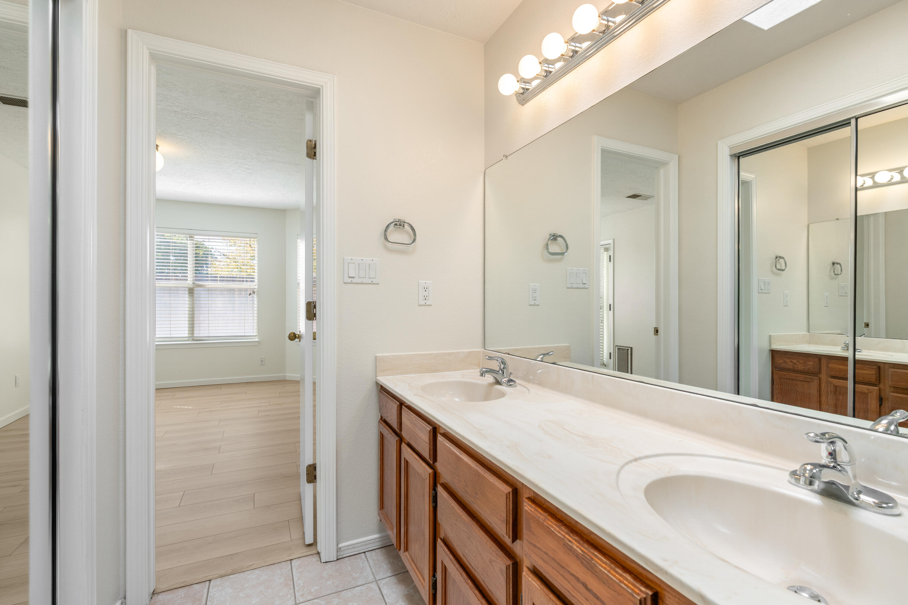 6921 El Cajon Court NW