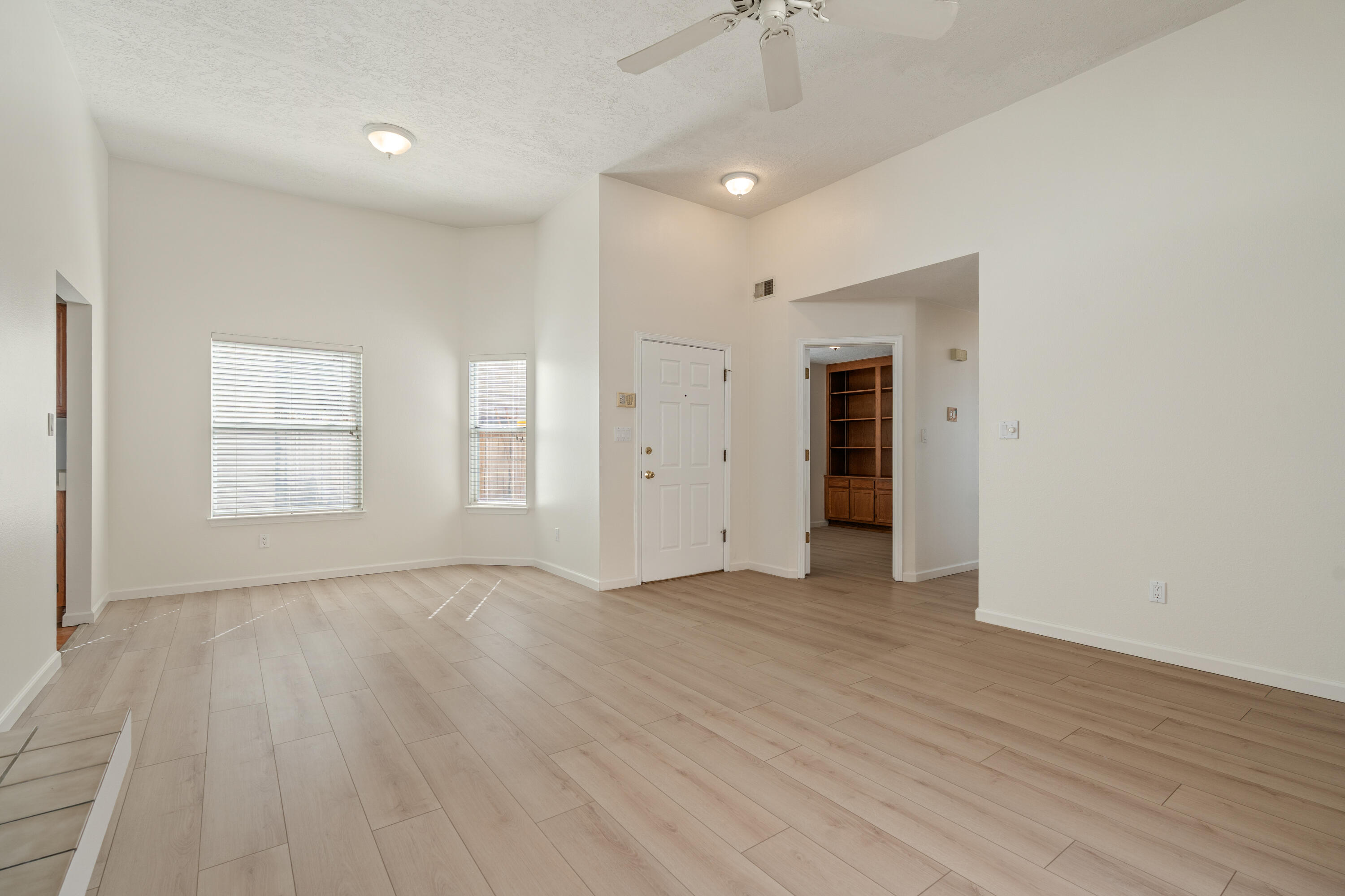 6921 El Cajon Court NW