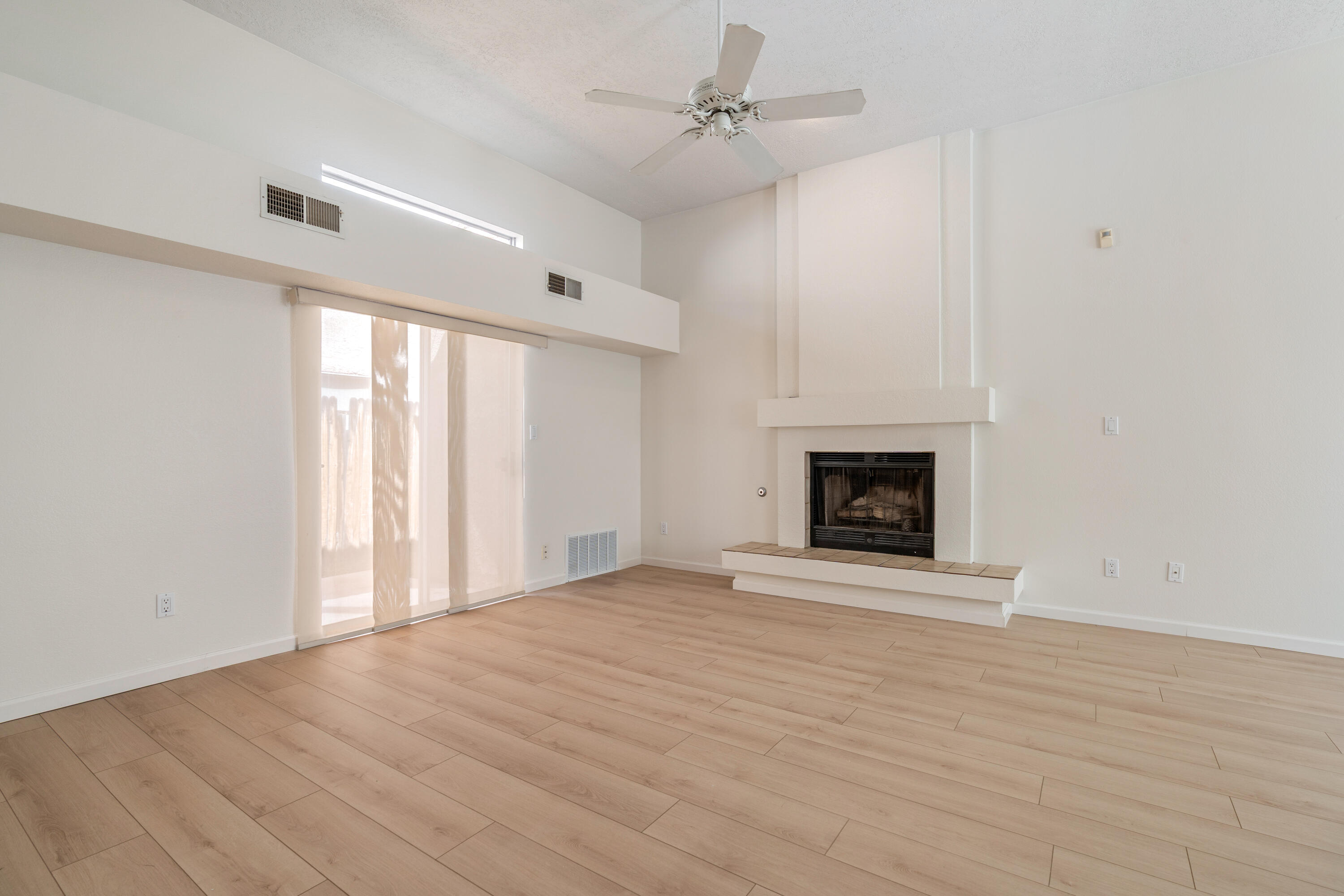 6921 El Cajon Court NW