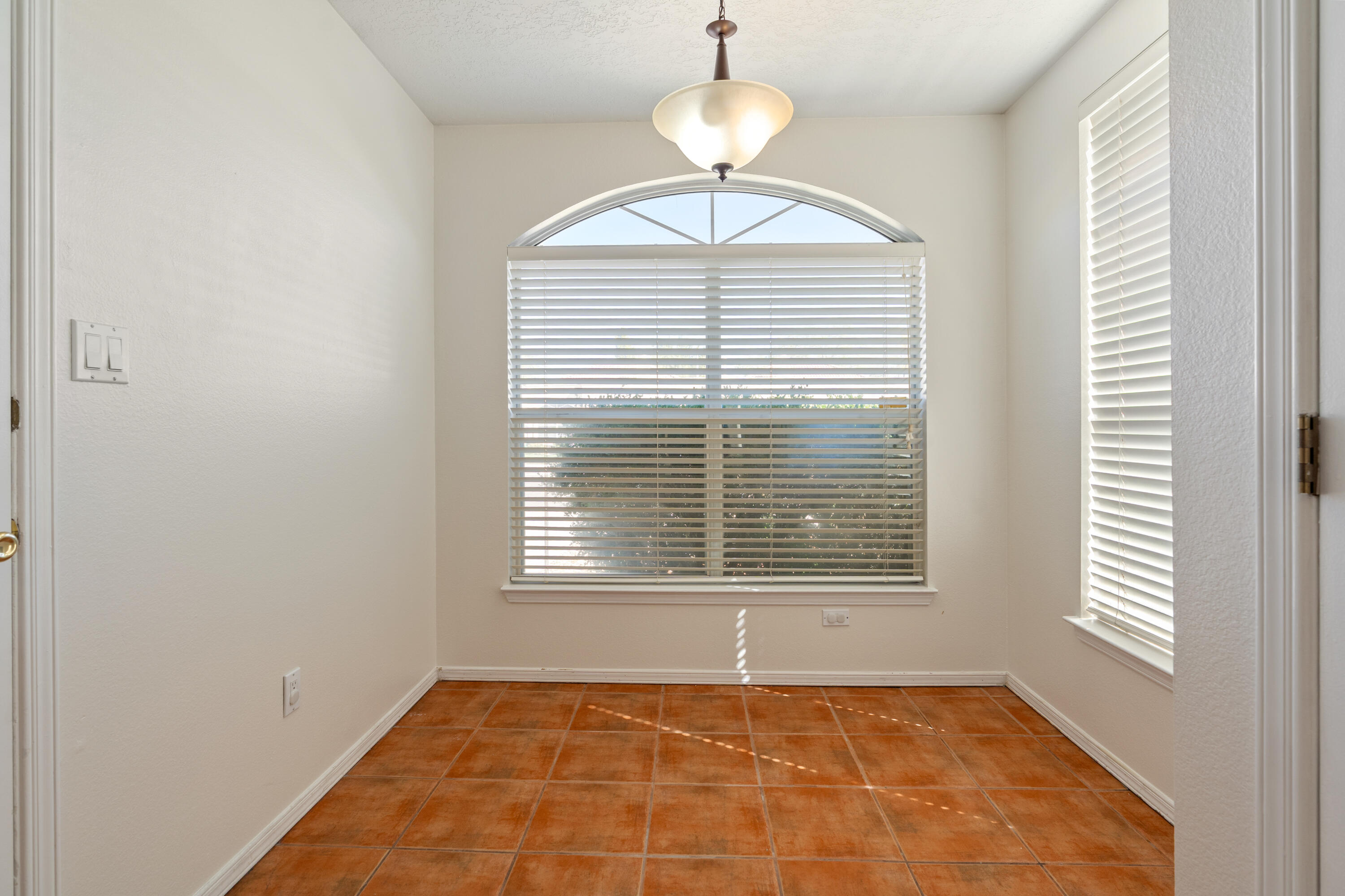 6921 El Cajon Court NW