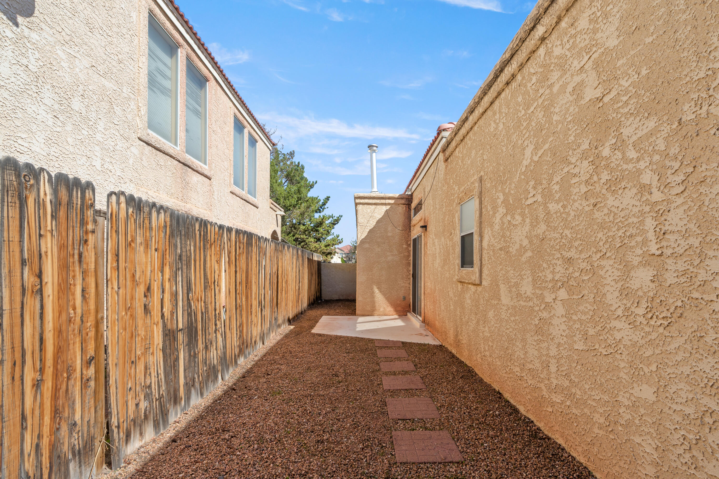 6921 El Cajon Court NW