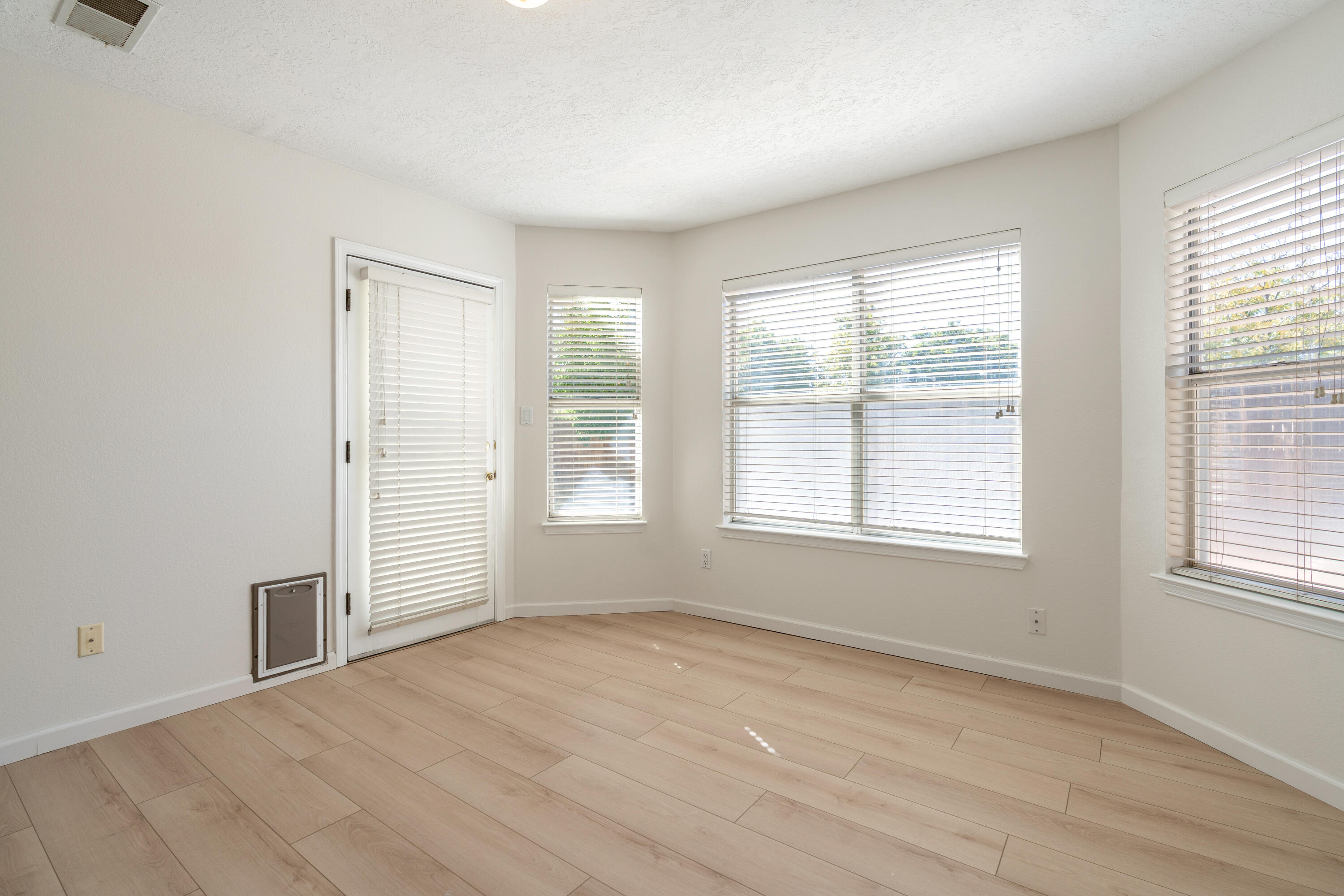 6921 El Cajon Court NW