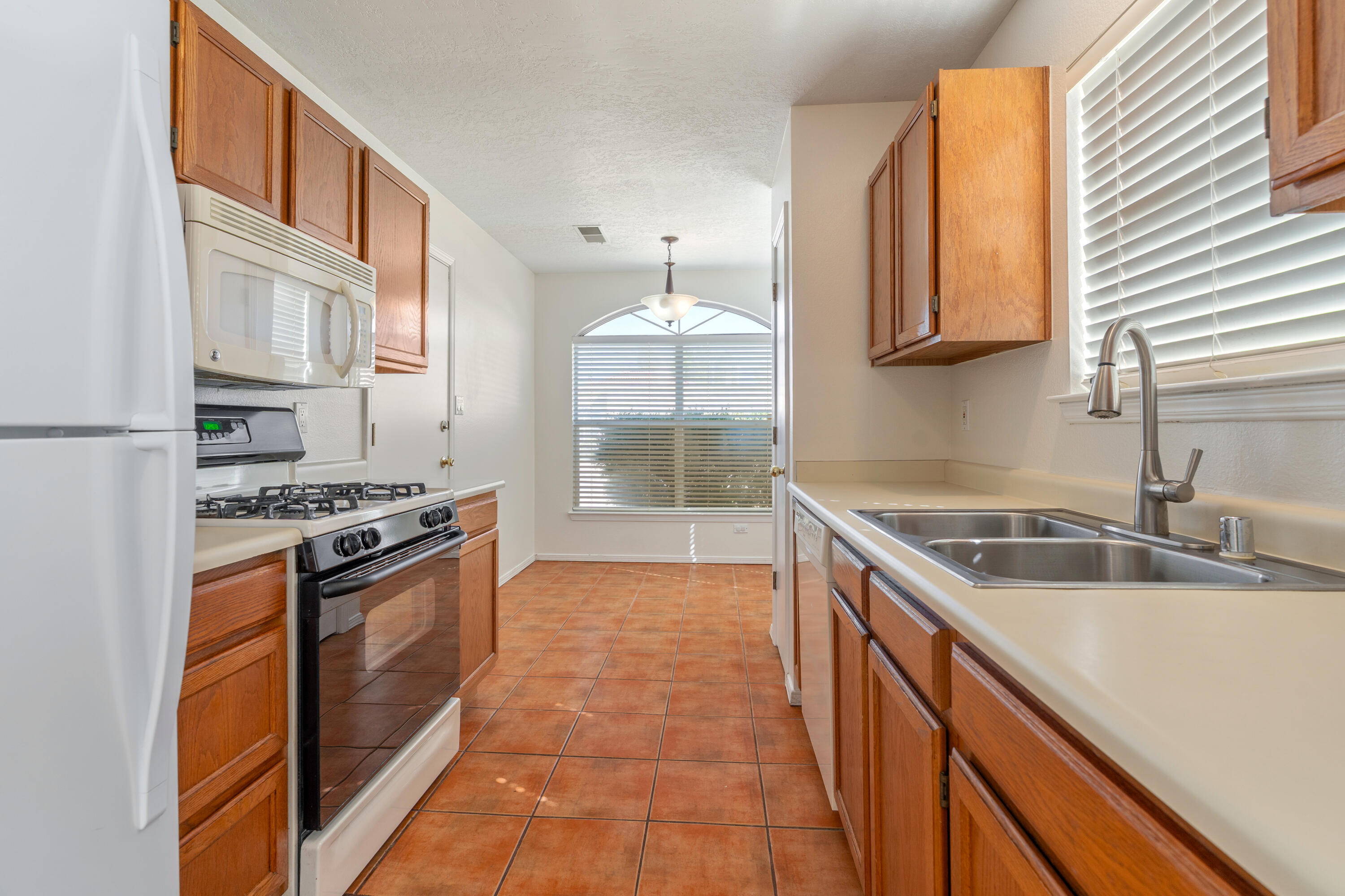 6921 El Cajon Court NW