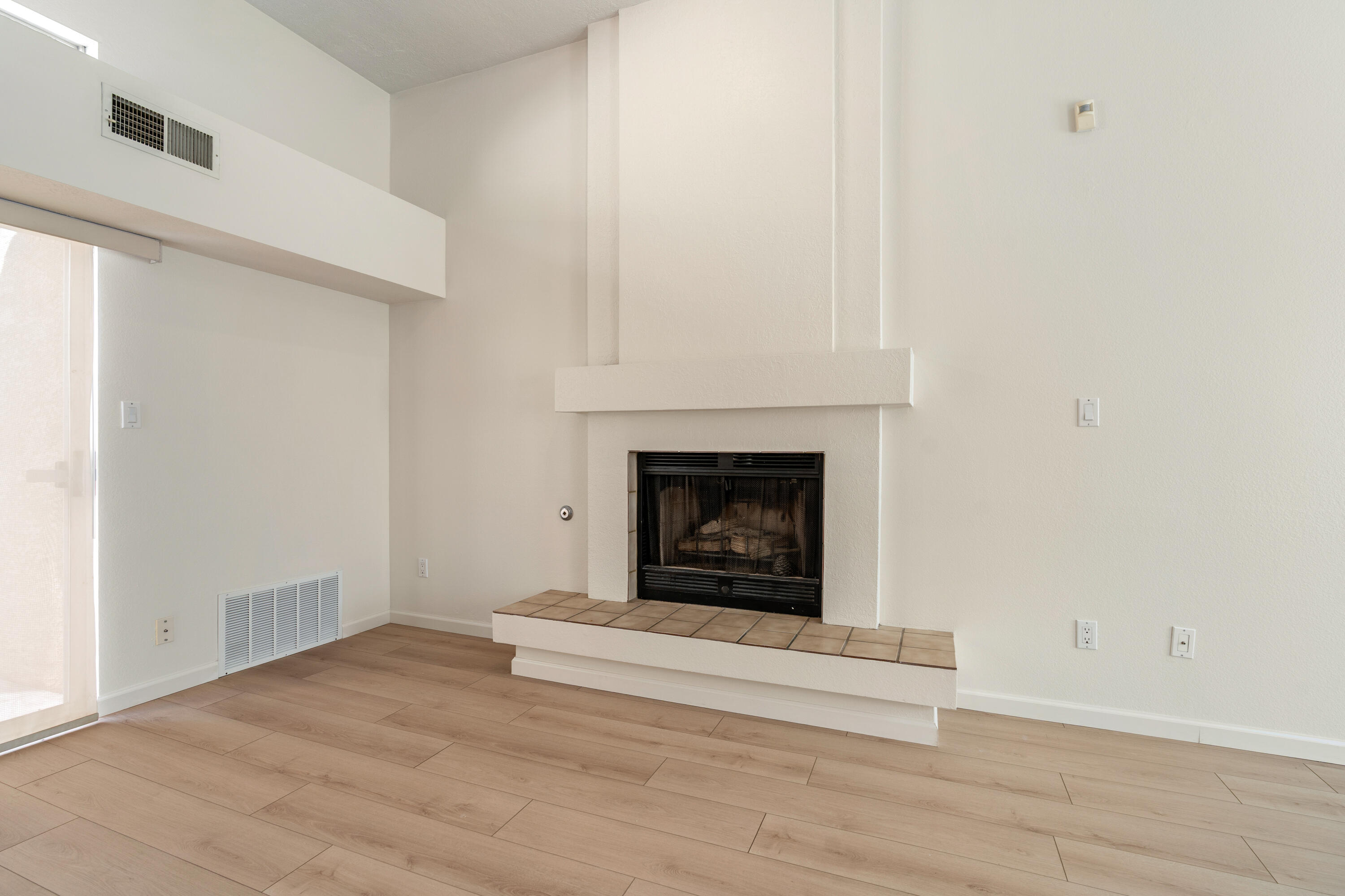 6921 El Cajon Court NW