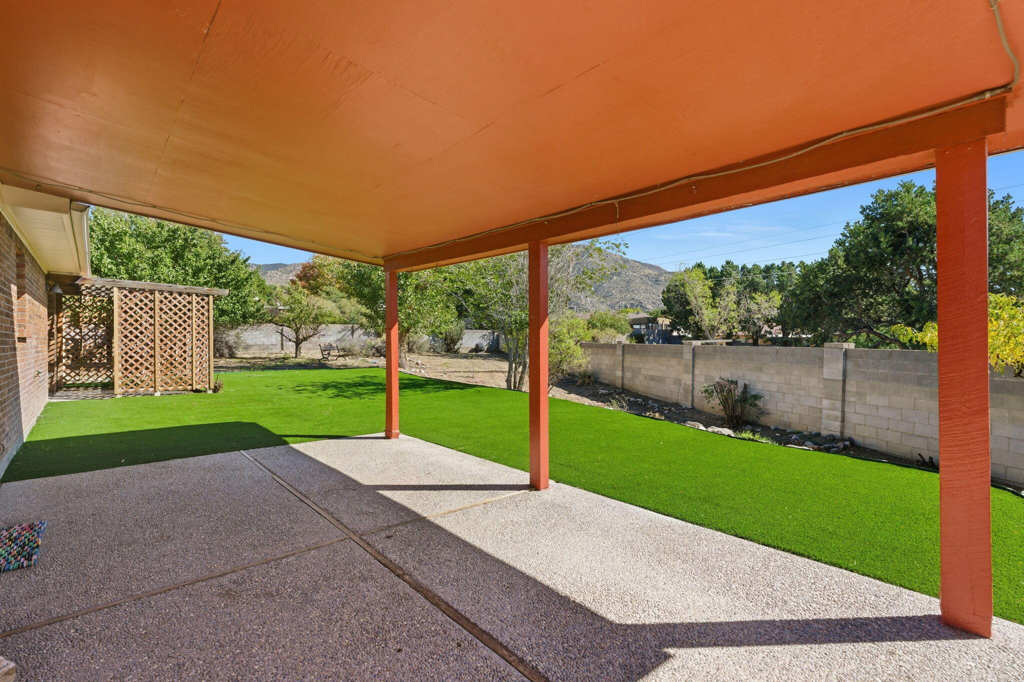 4013 Glen Canyon Court NE