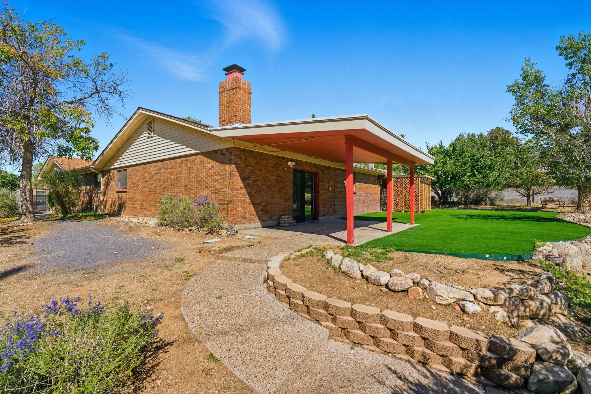 4013 Glen Canyon Court NE