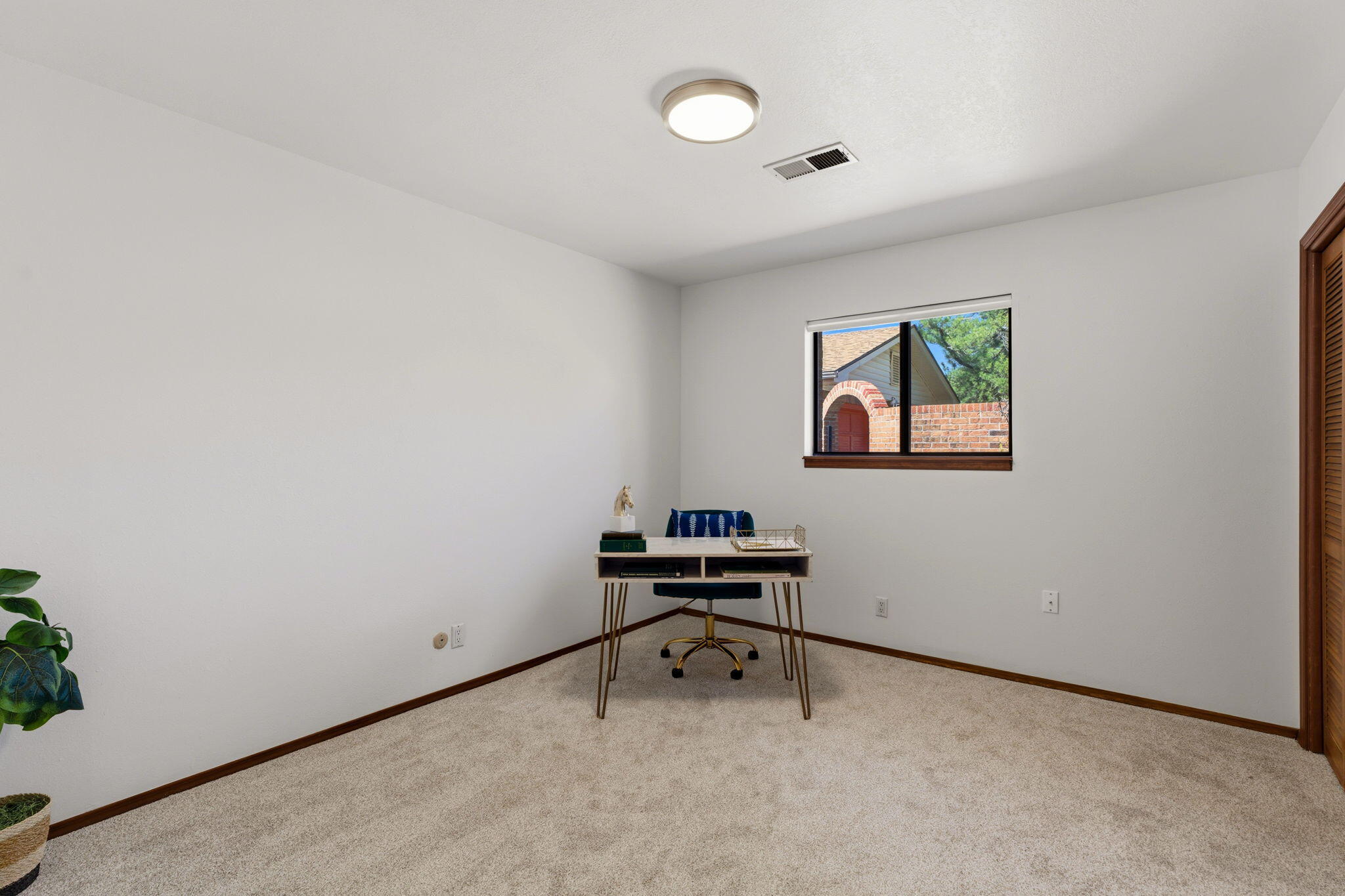 4013 Glen Canyon Court NE