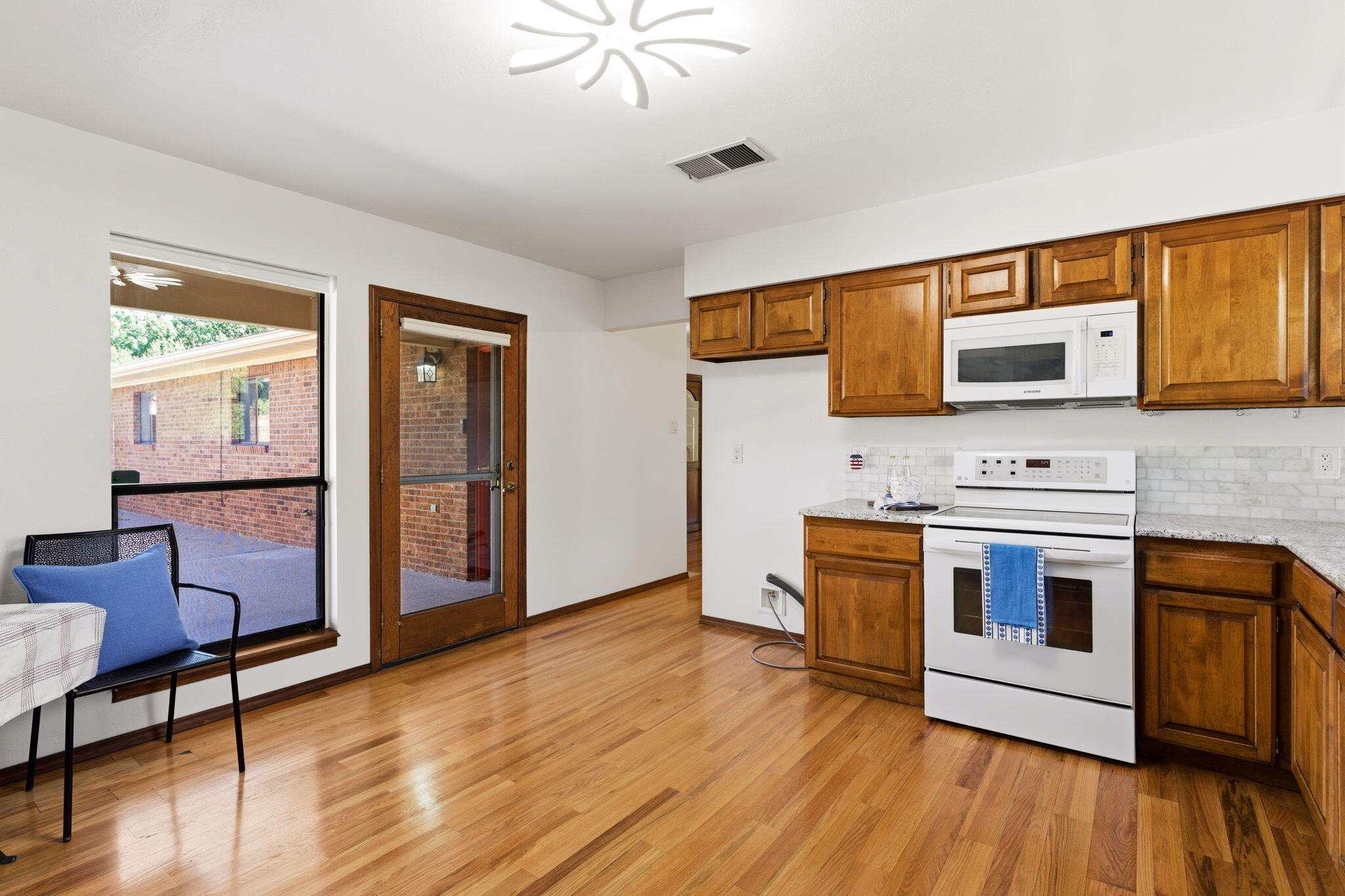 4013 Glen Canyon Court NE