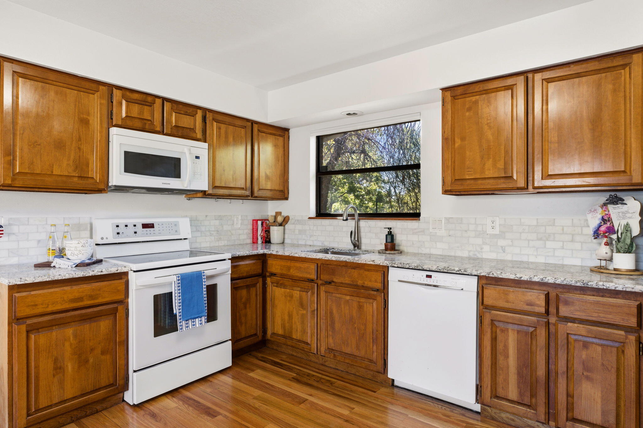 4013 Glen Canyon Court NE