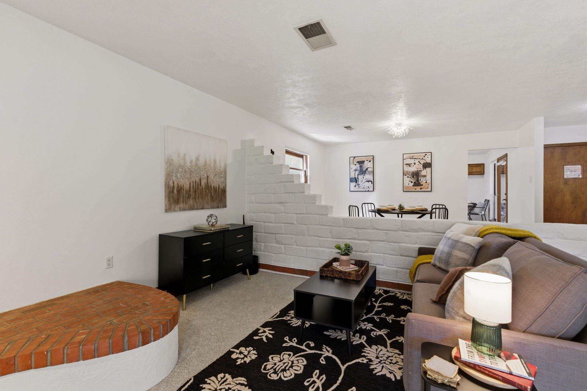 4013 Glen Canyon Court NE