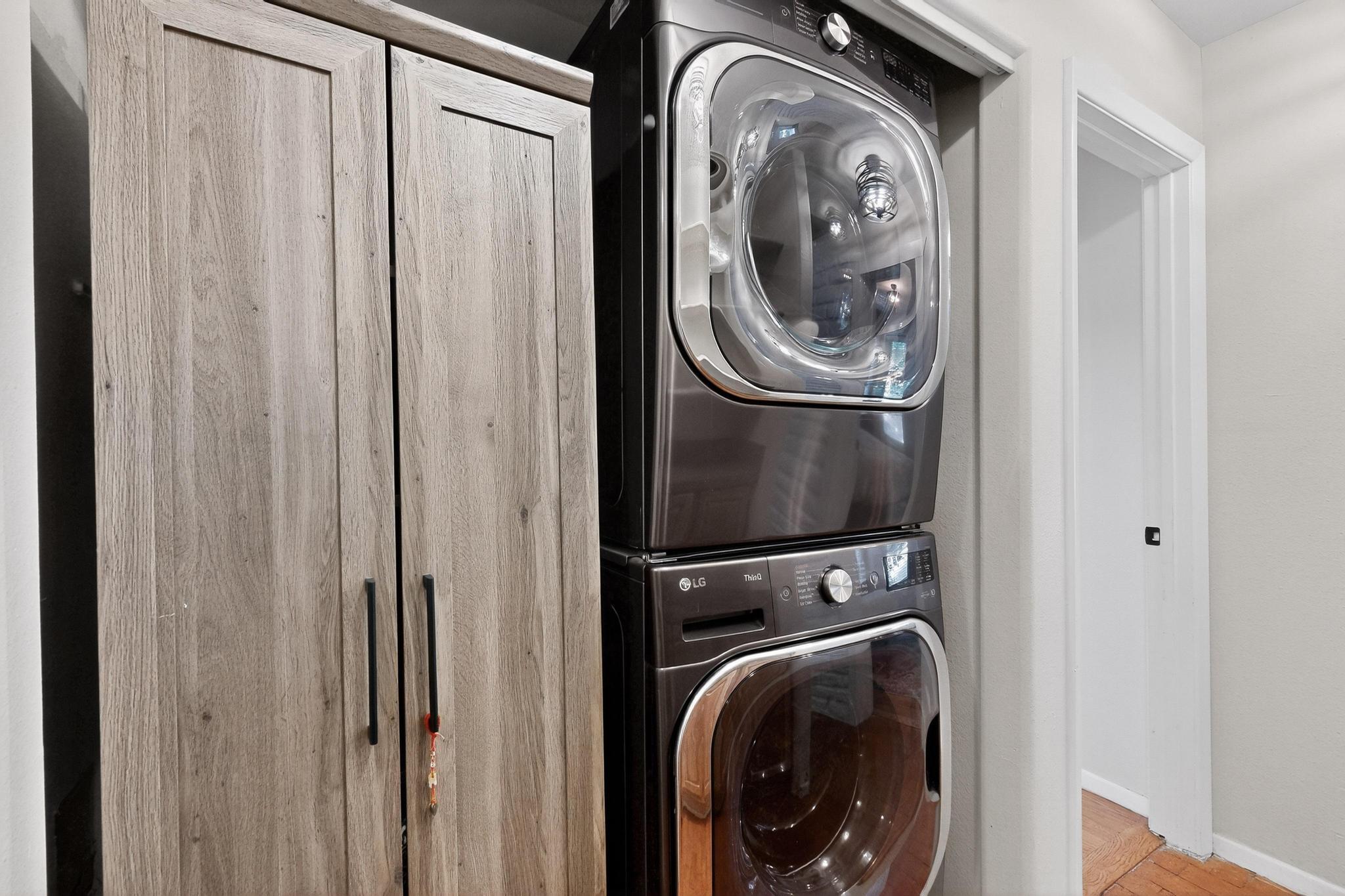 2518 THOMPSON Loop NW