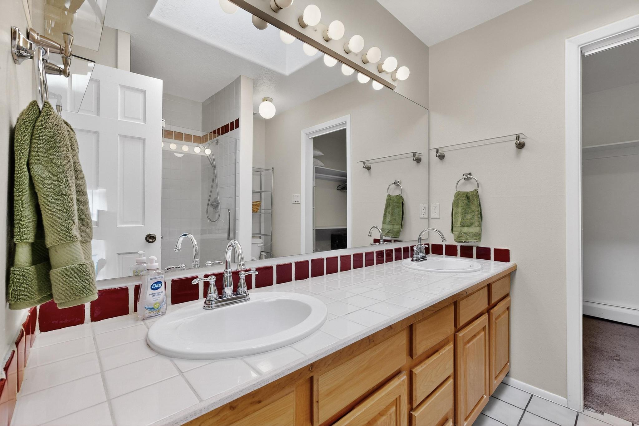 2518 THOMPSON Loop NW