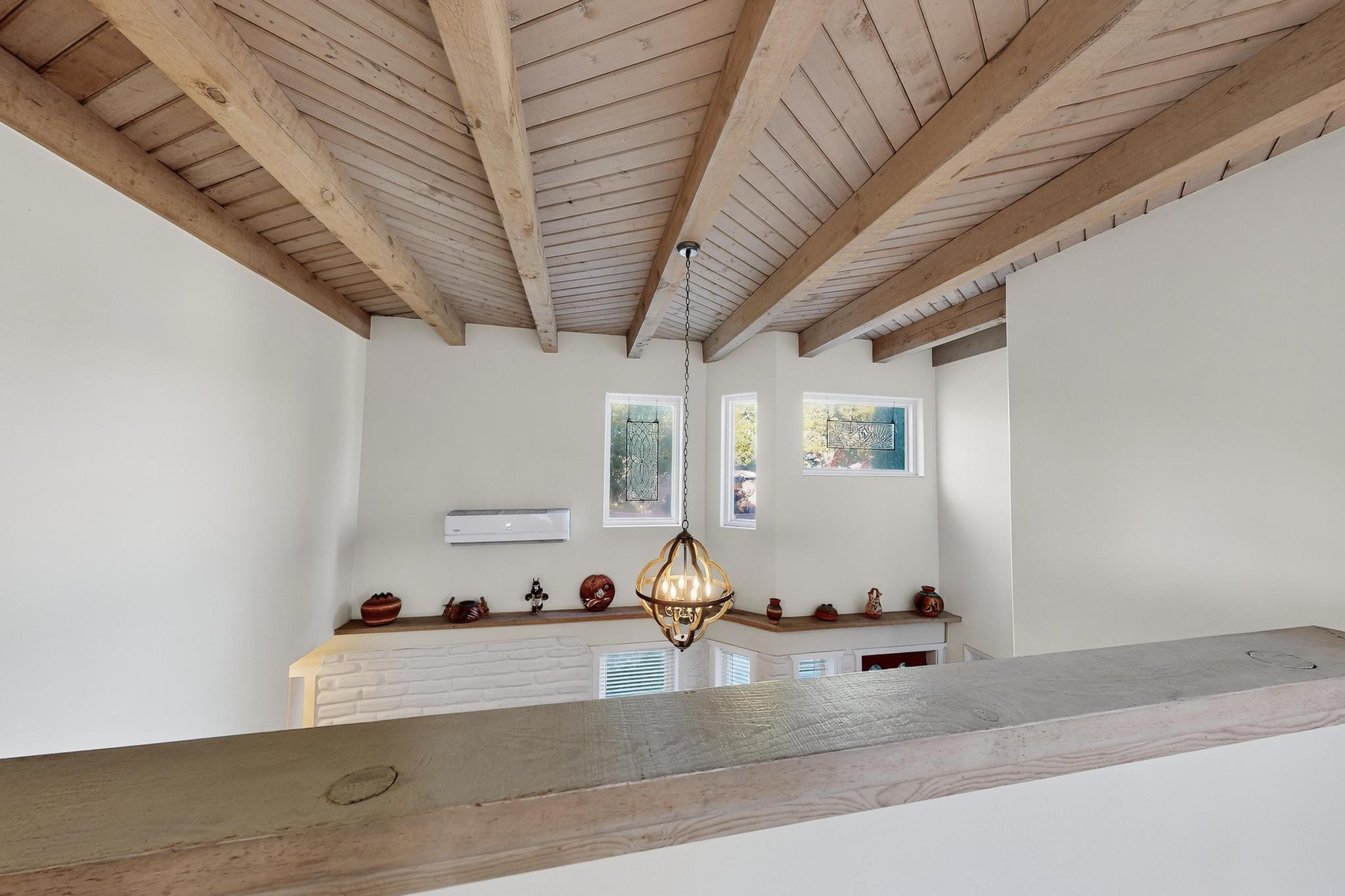 2518 THOMPSON Loop NW