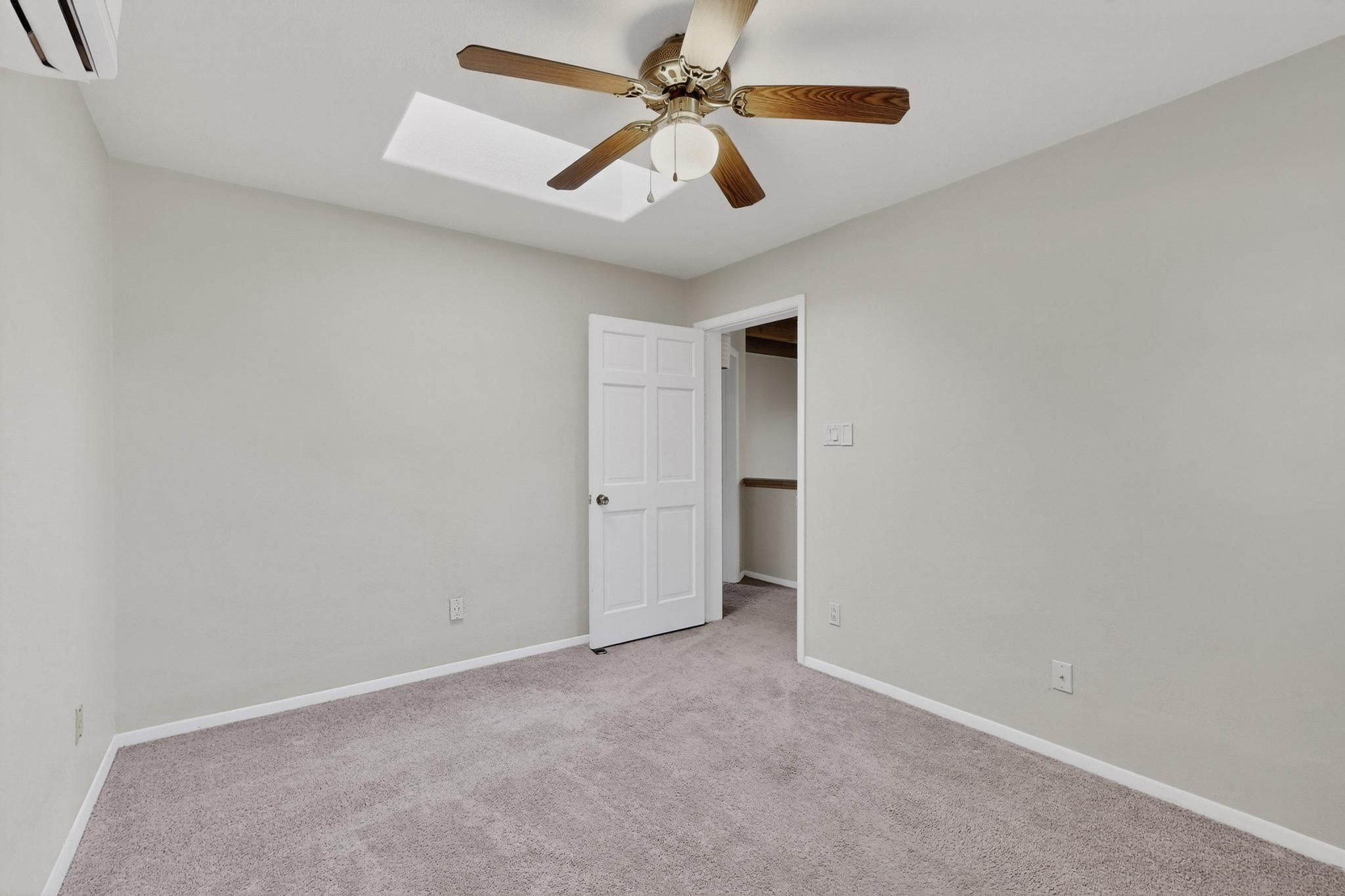 2518 THOMPSON Loop NW