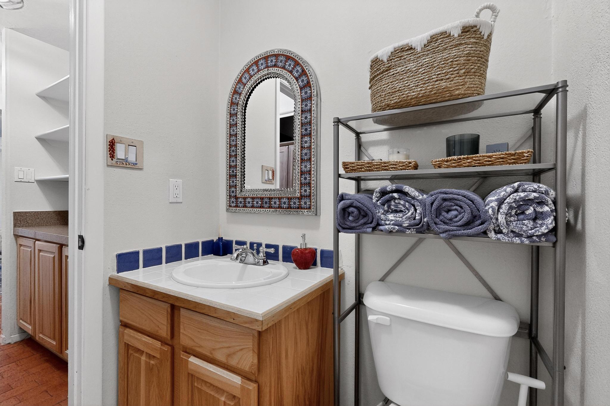 2518 THOMPSON Loop NW