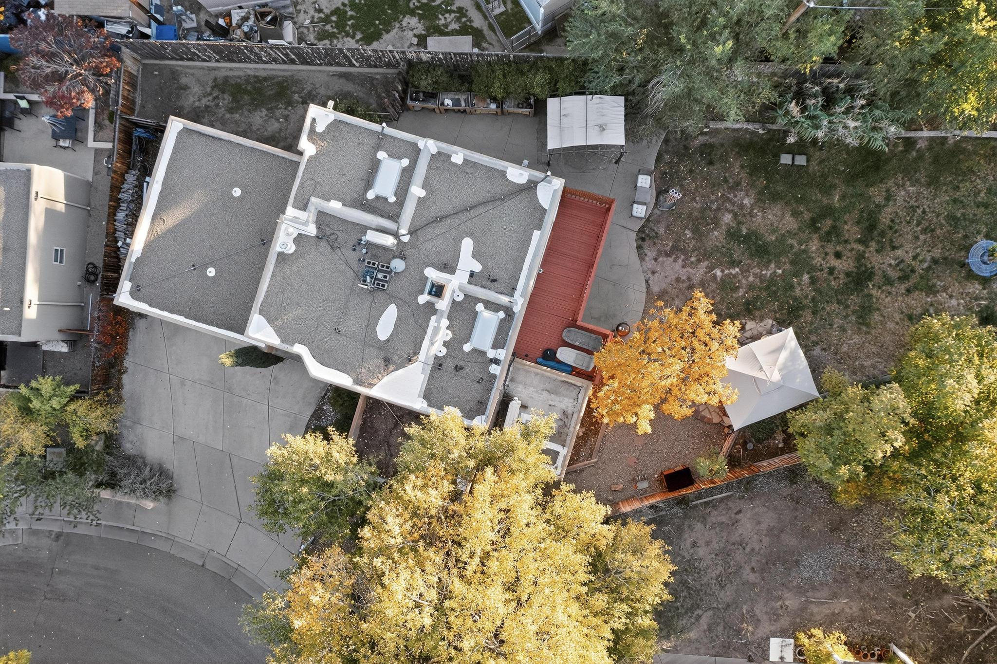 2518 THOMPSON Loop NW