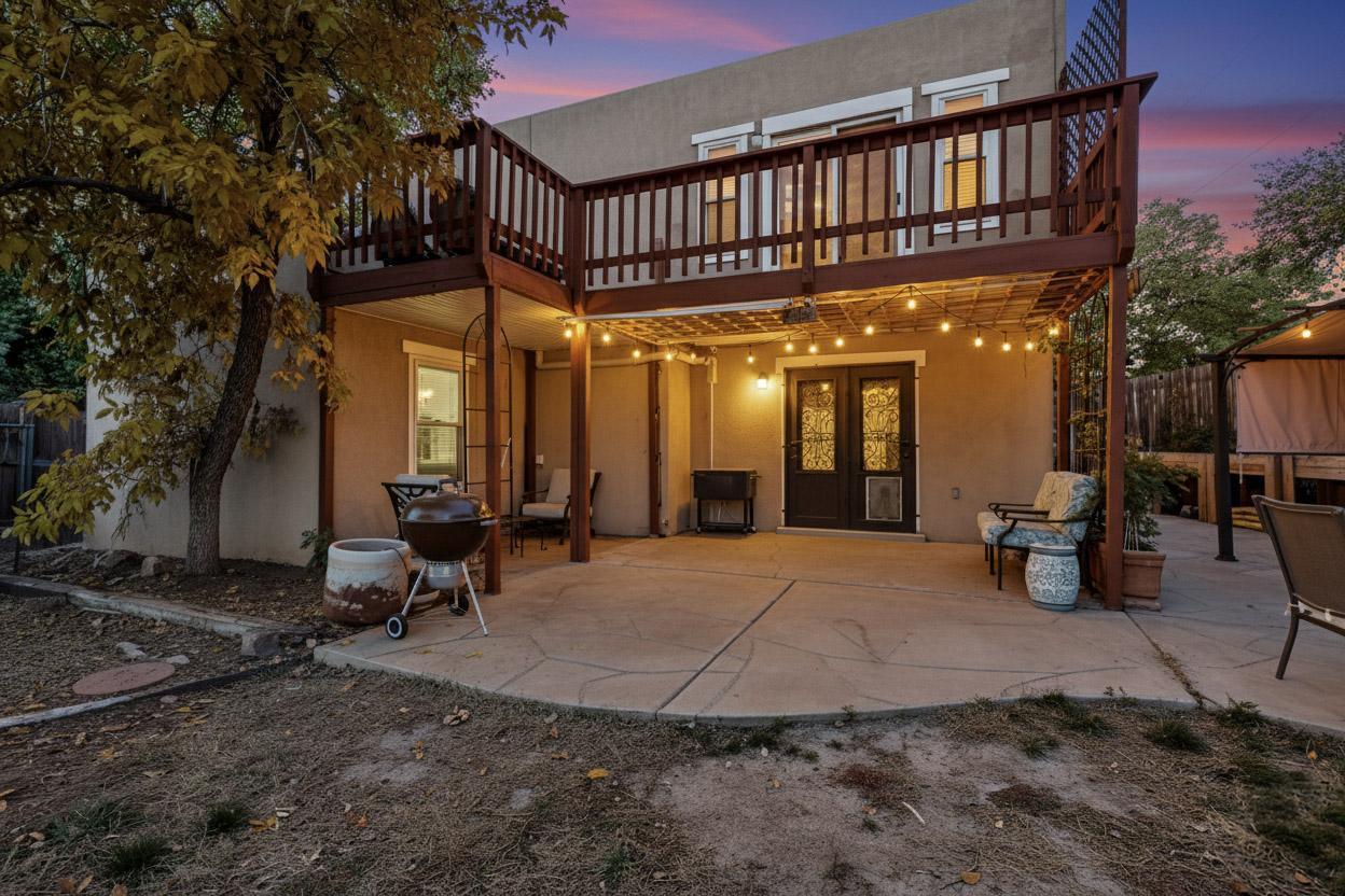 2518 THOMPSON Loop NW