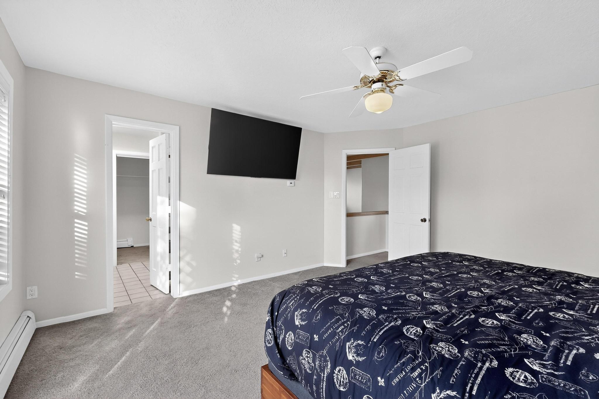 2518 THOMPSON Loop NW