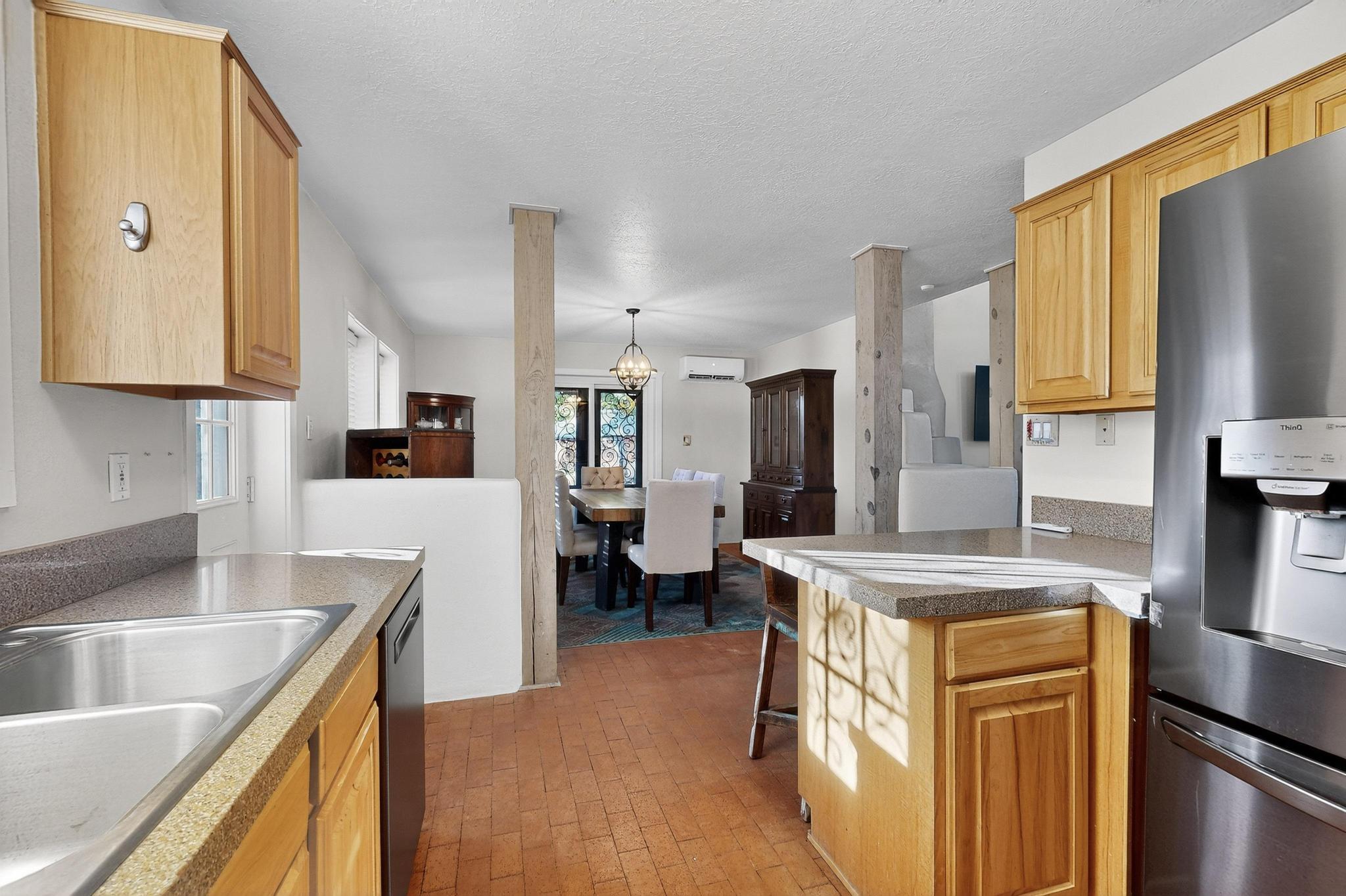 2518 THOMPSON Loop NW