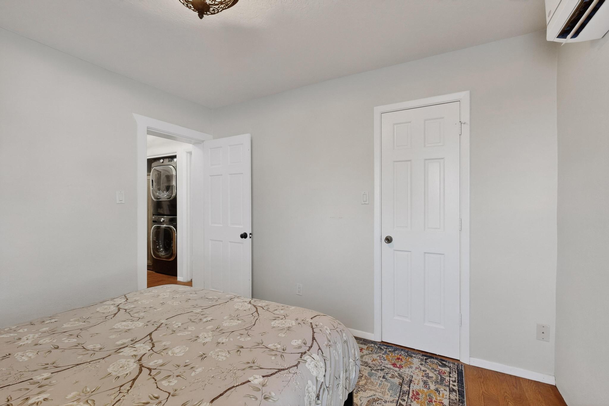 2518 THOMPSON Loop NW