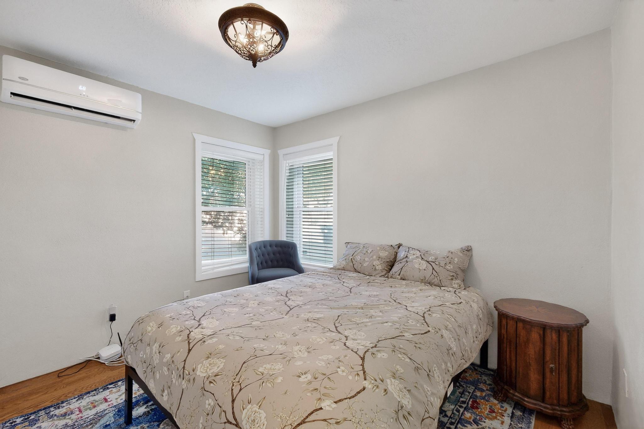 2518 THOMPSON Loop NW