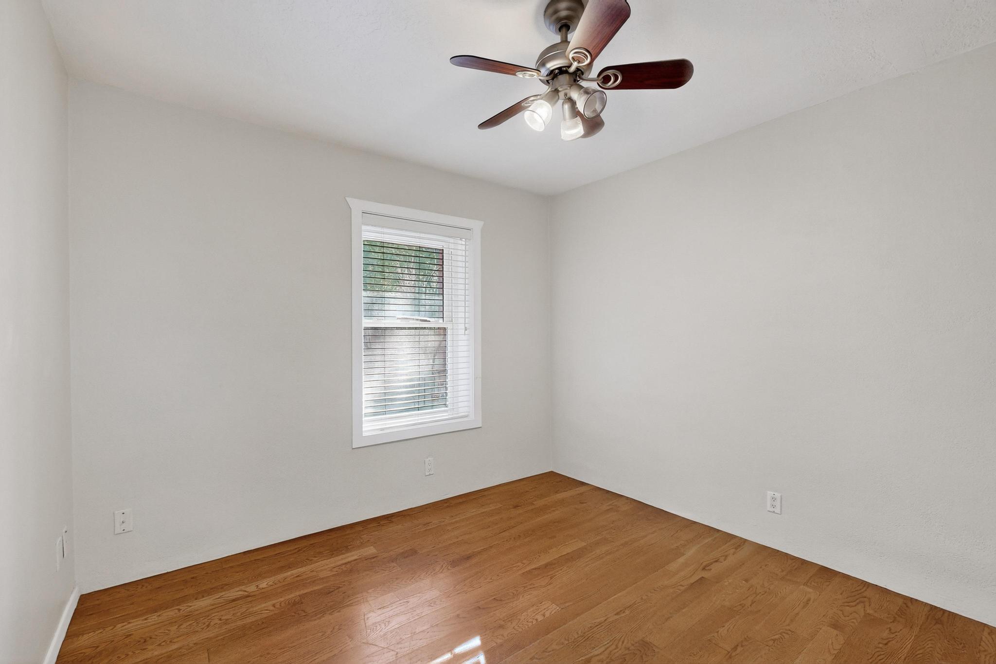 2518 THOMPSON Loop NW