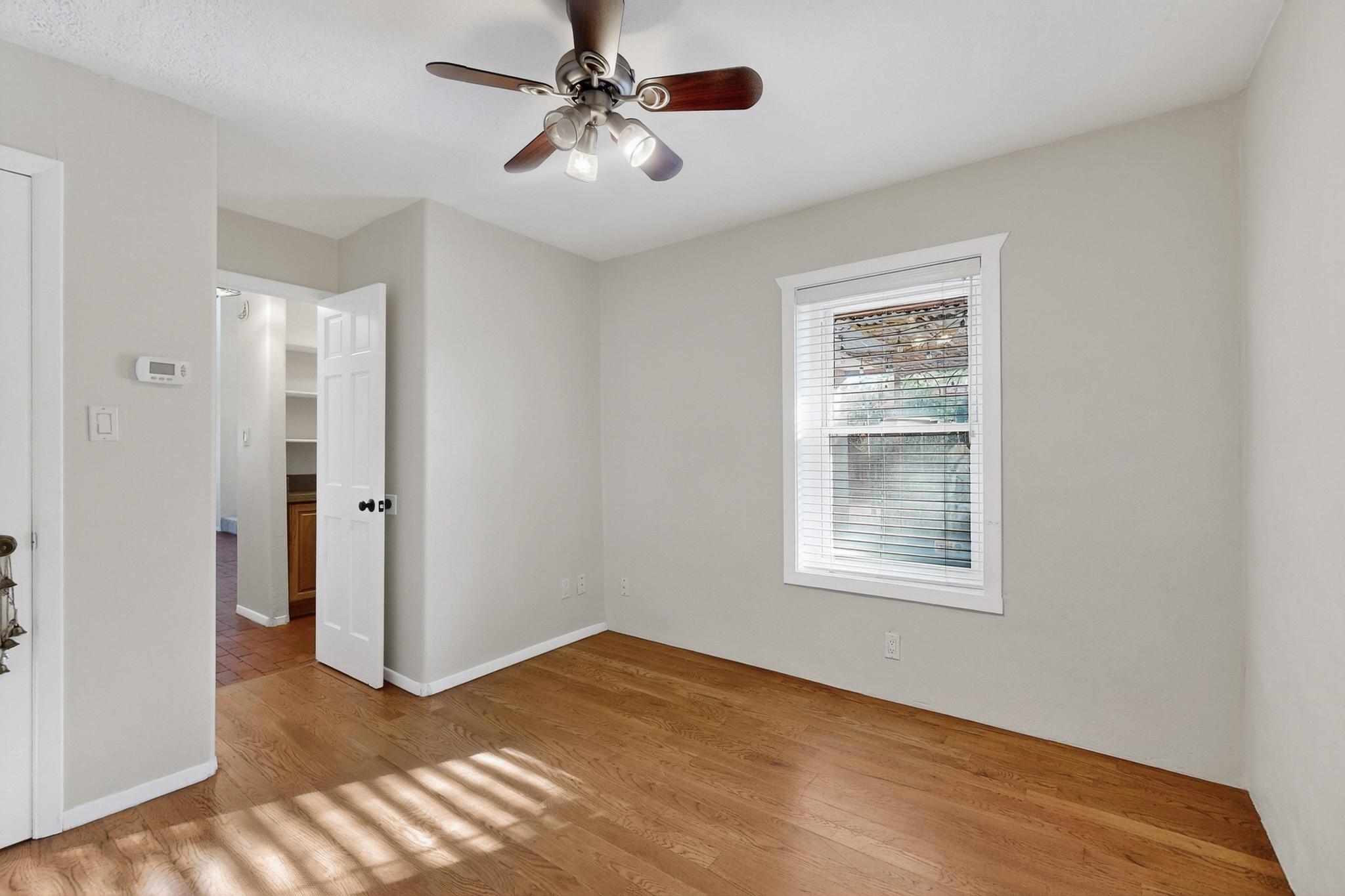 2518 THOMPSON Loop NW