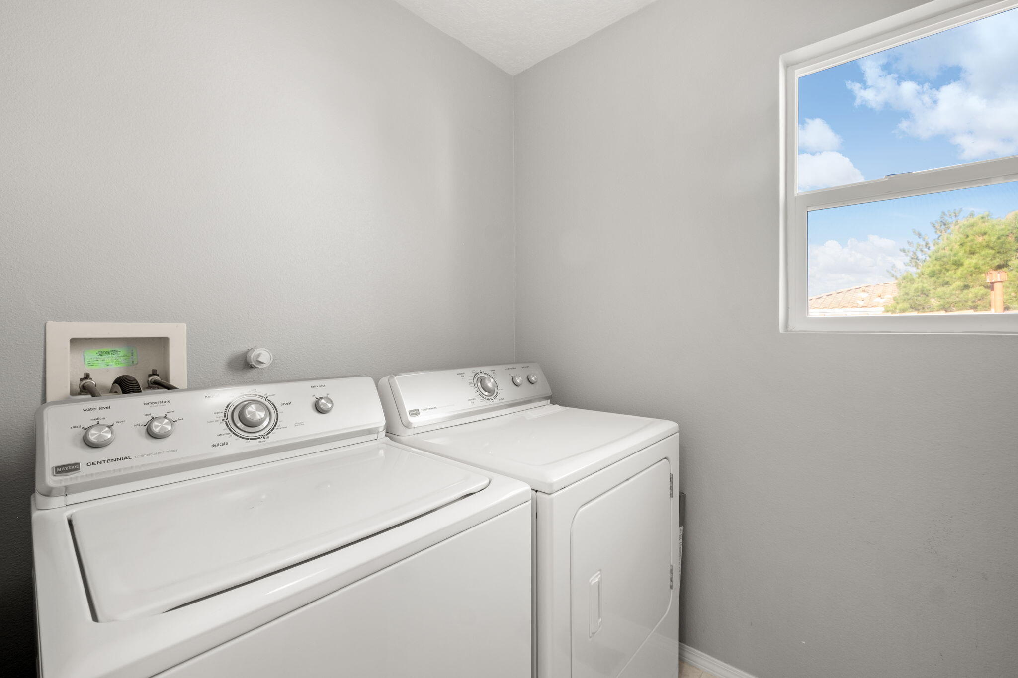 1405 Villa Candela NE