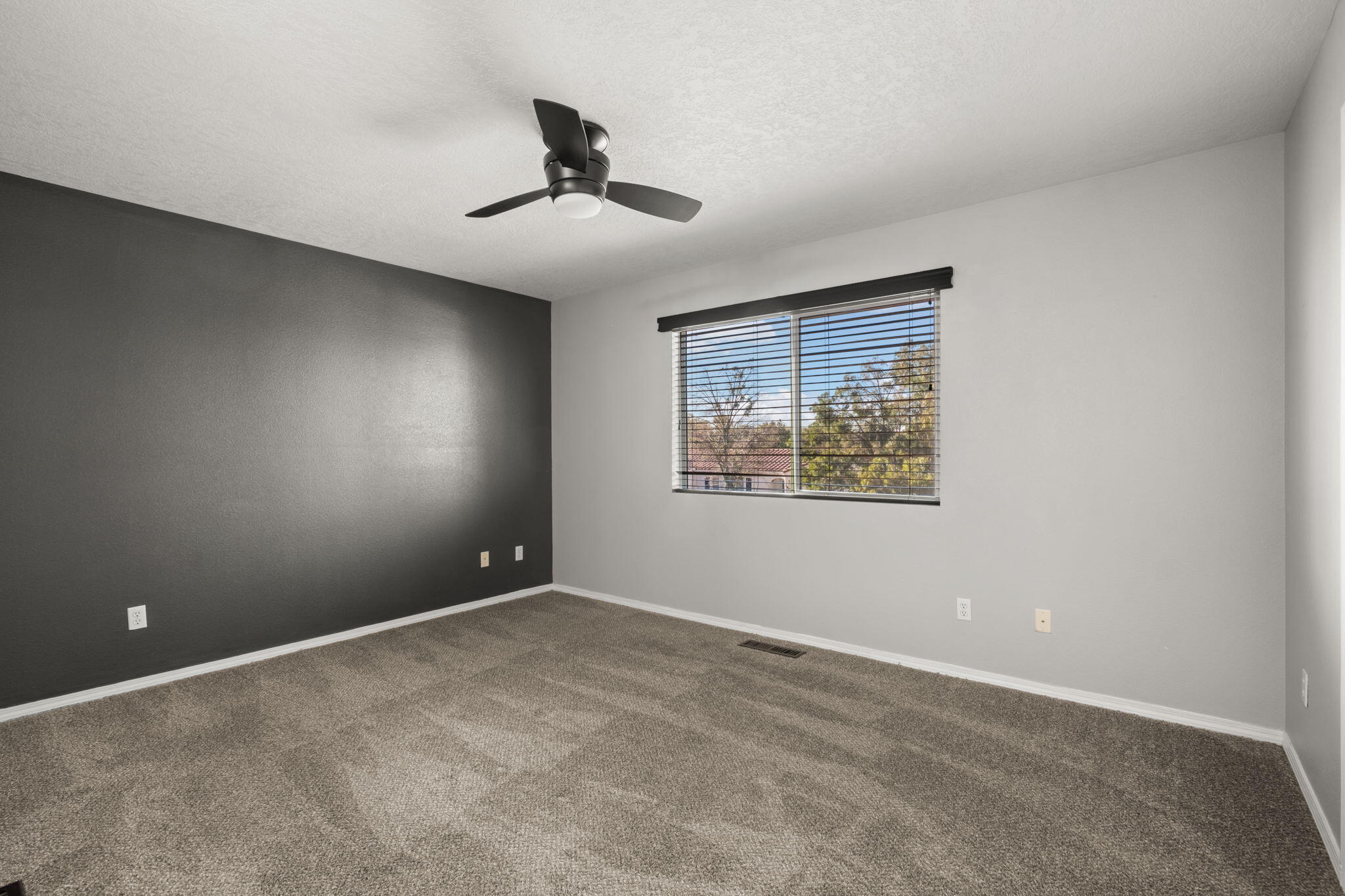 1405 Villa Candela NE