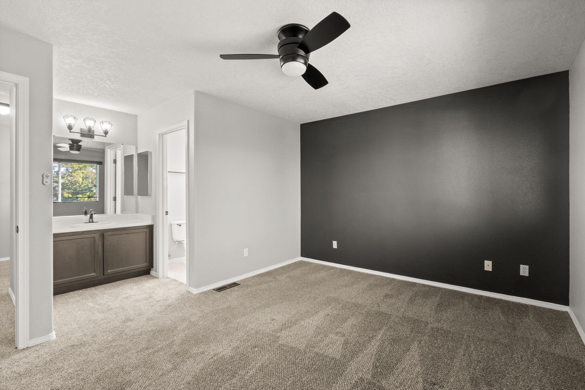 1405 Villa Candela NE