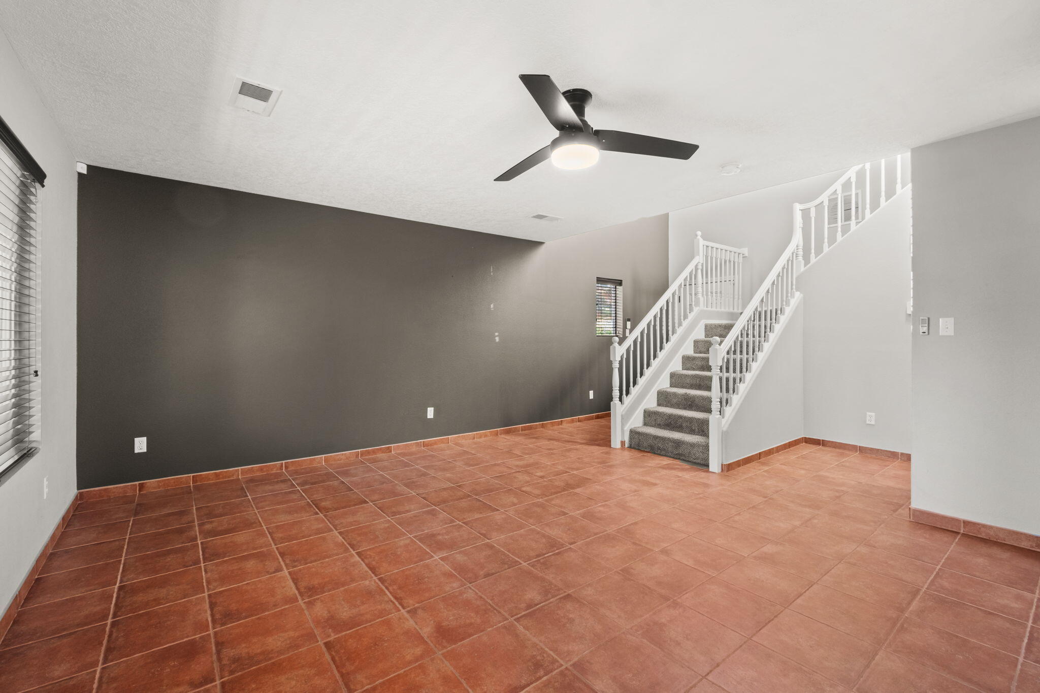 1405 Villa Candela NE