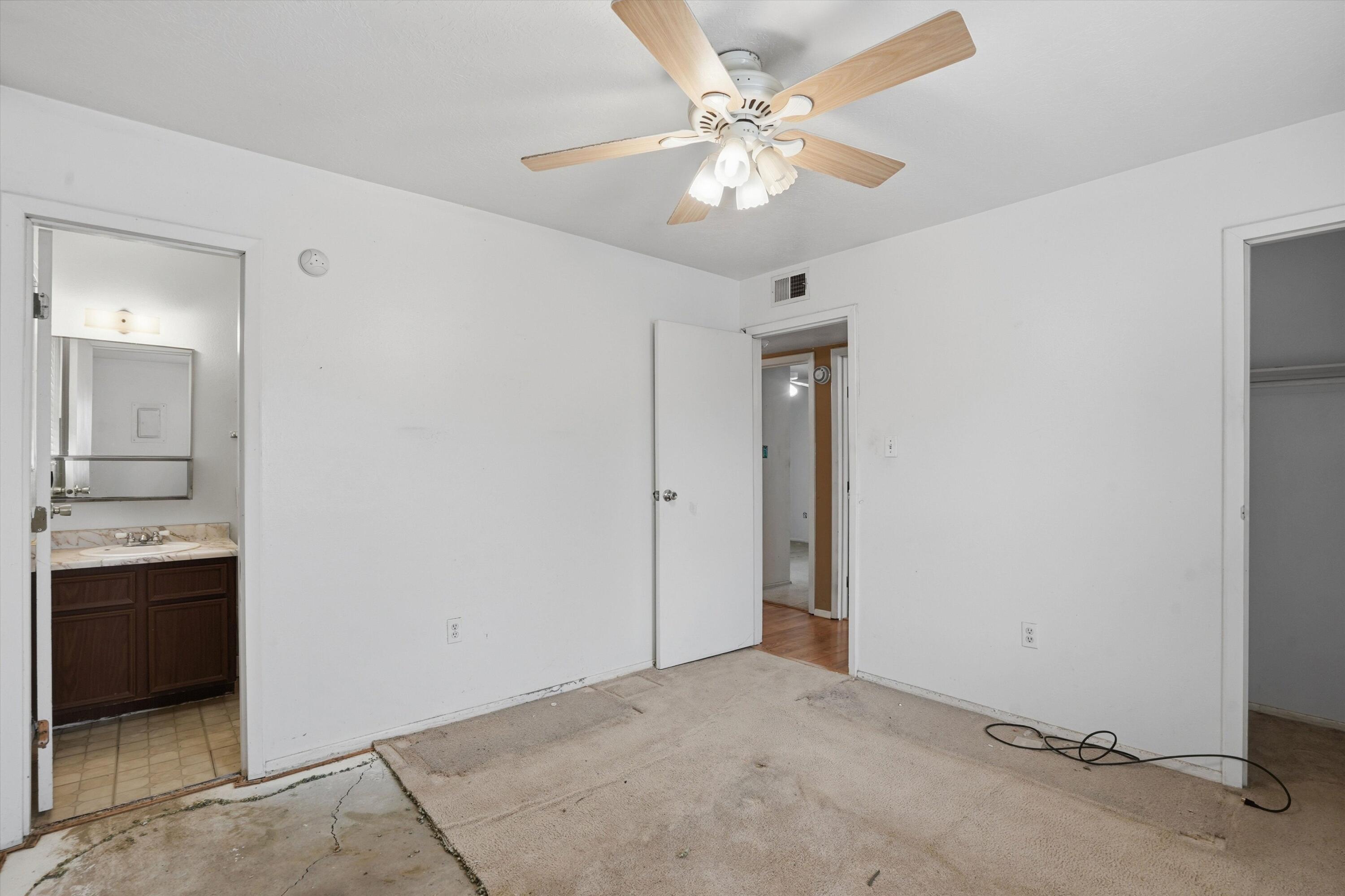 232 Shirley Street NE