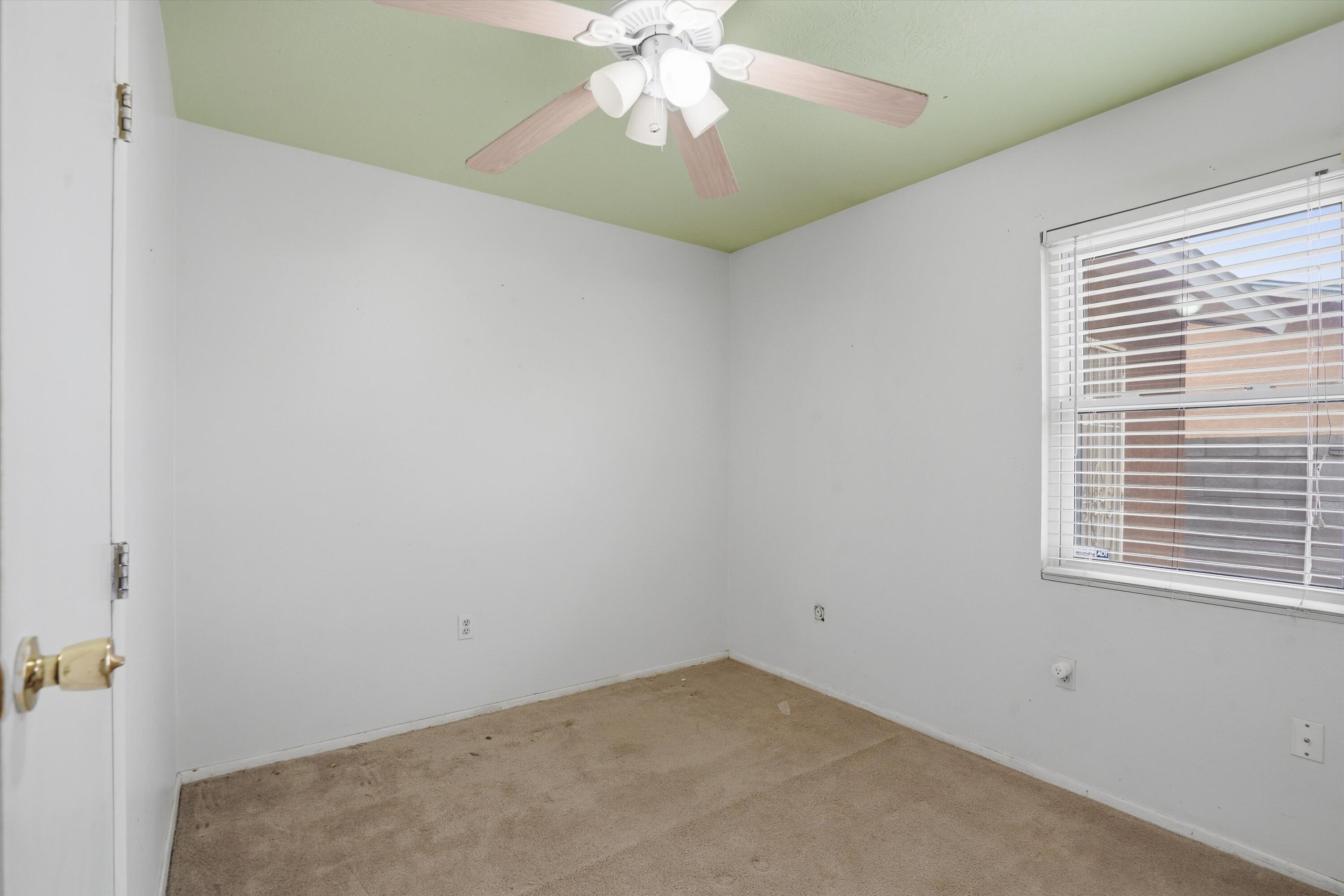 232 Shirley Street NE