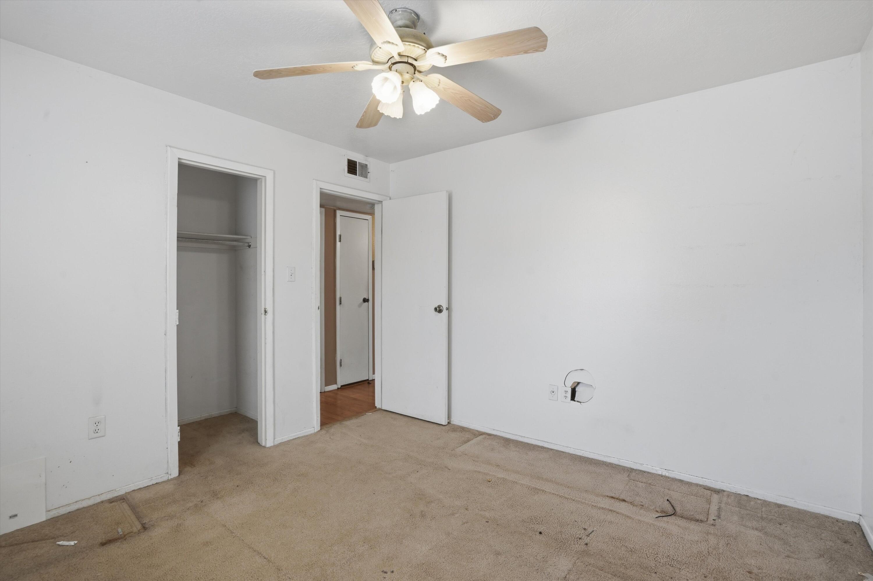 232 Shirley Street NE