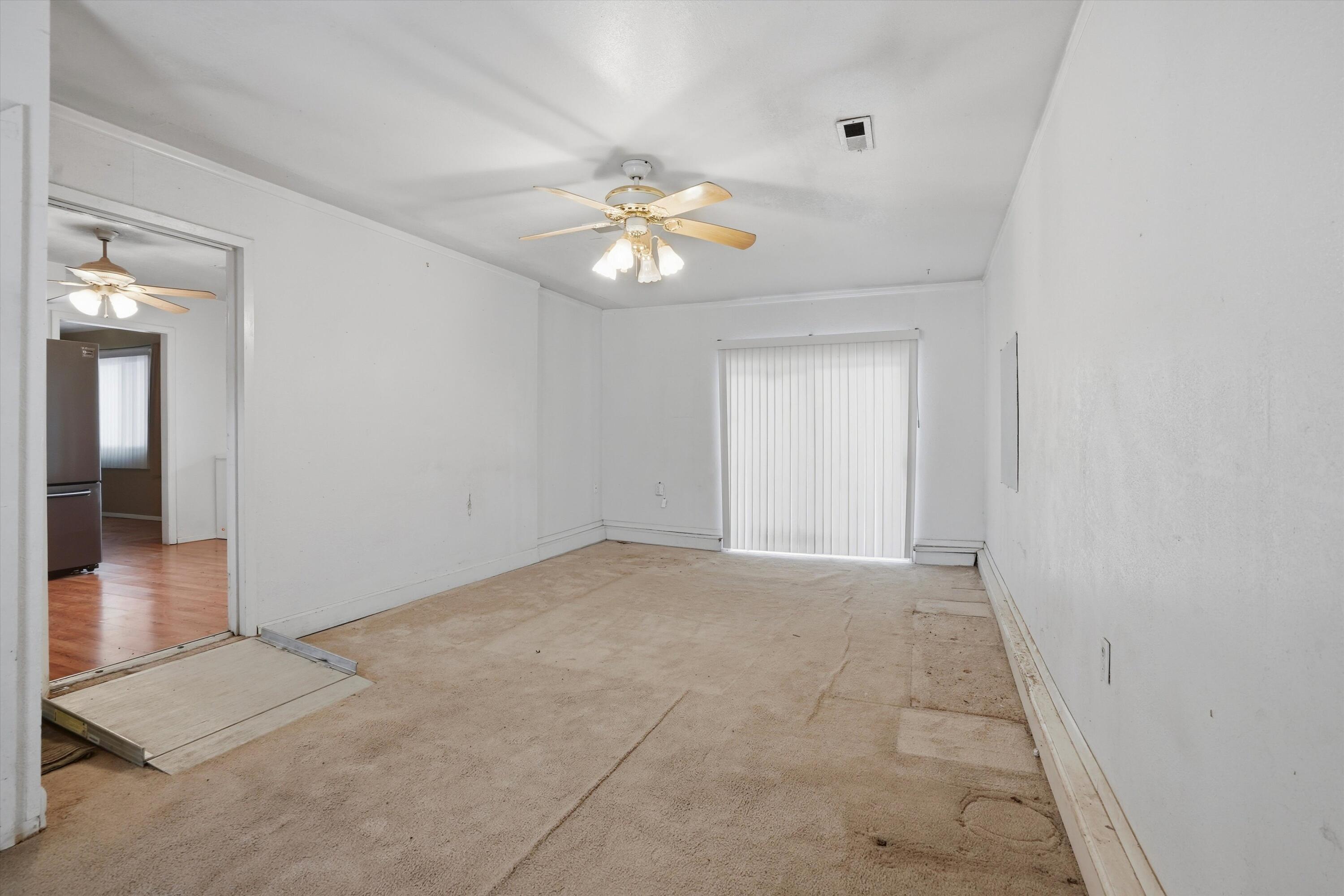 232 Shirley Street NE