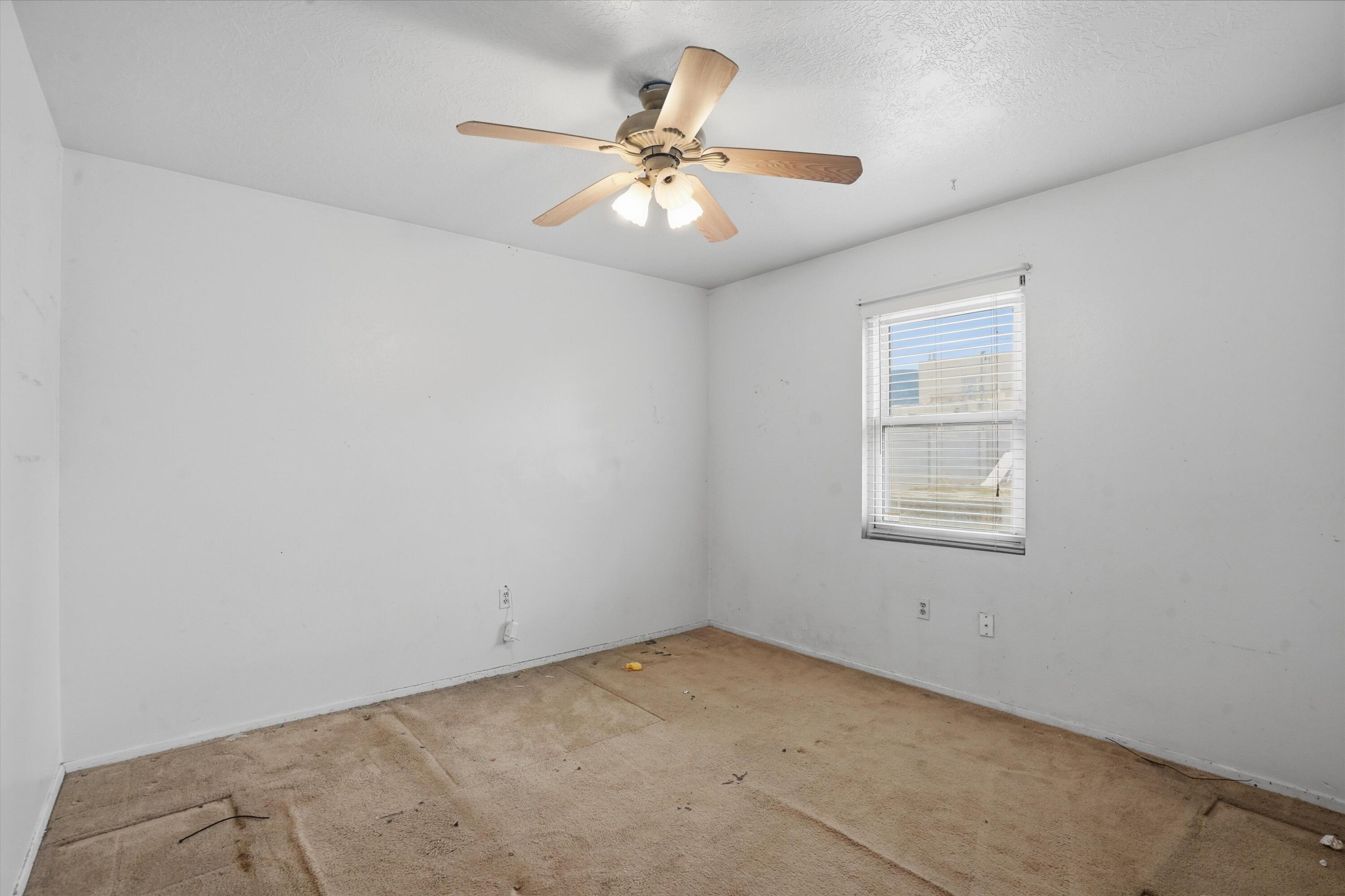 232 Shirley Street NE