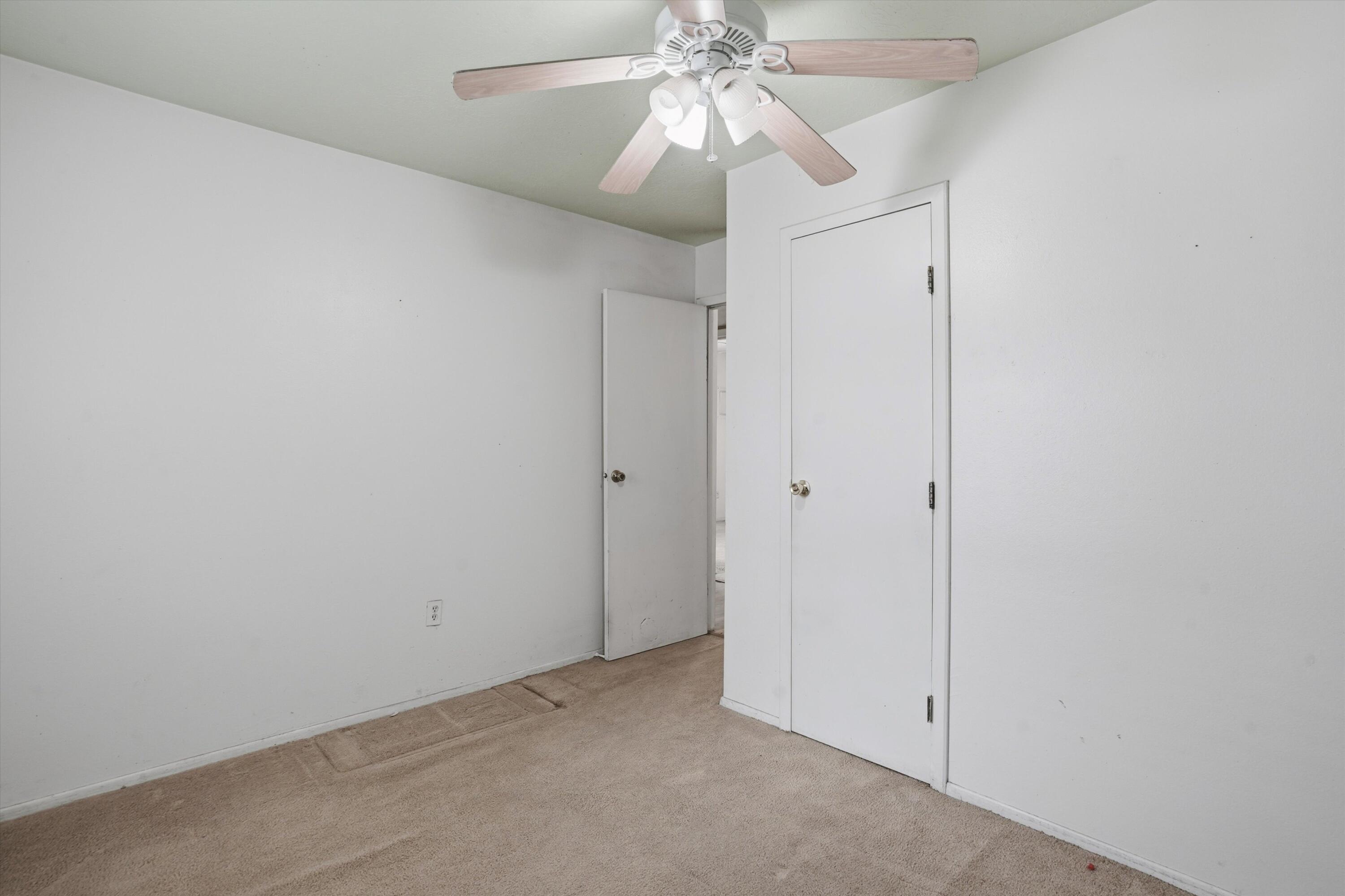 232 Shirley Street NE