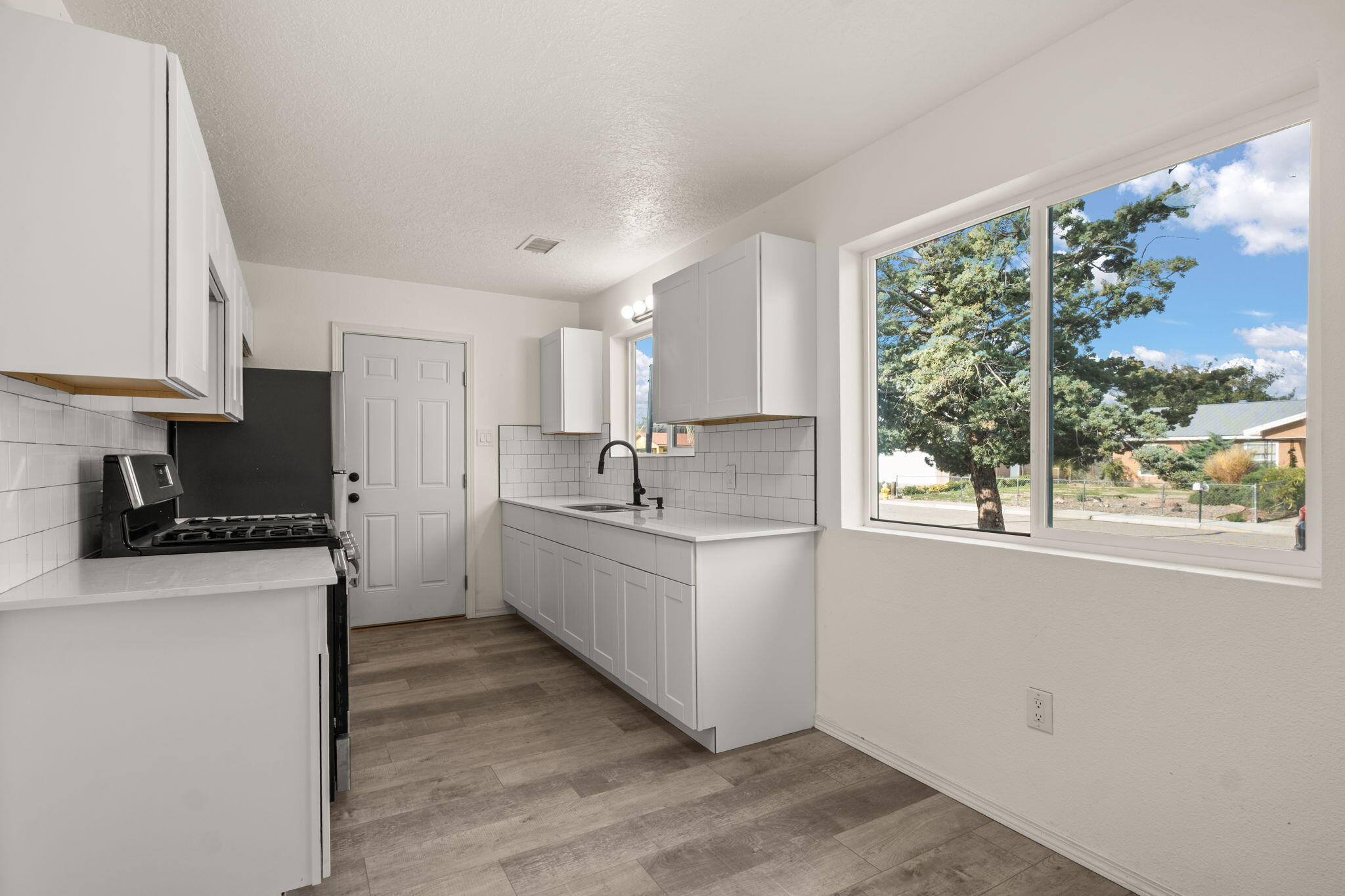 832 Gallahad Street SW