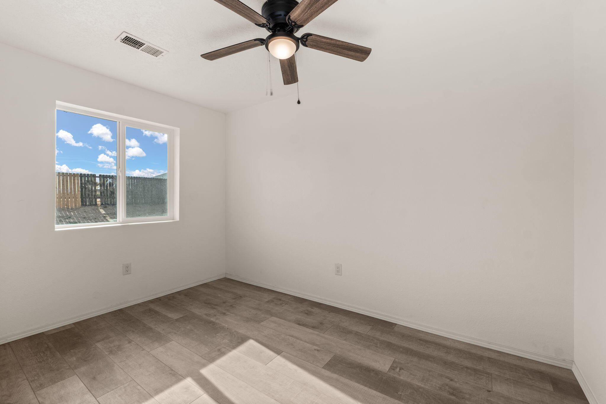 832 Gallahad Street SW