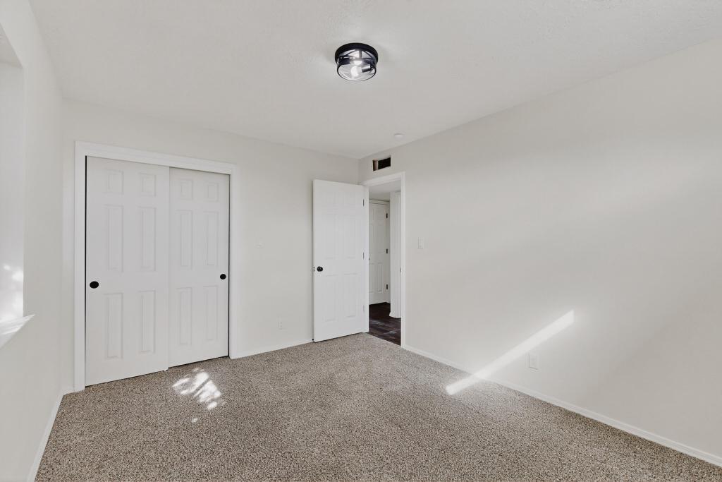 320 TARPON Avenue SE