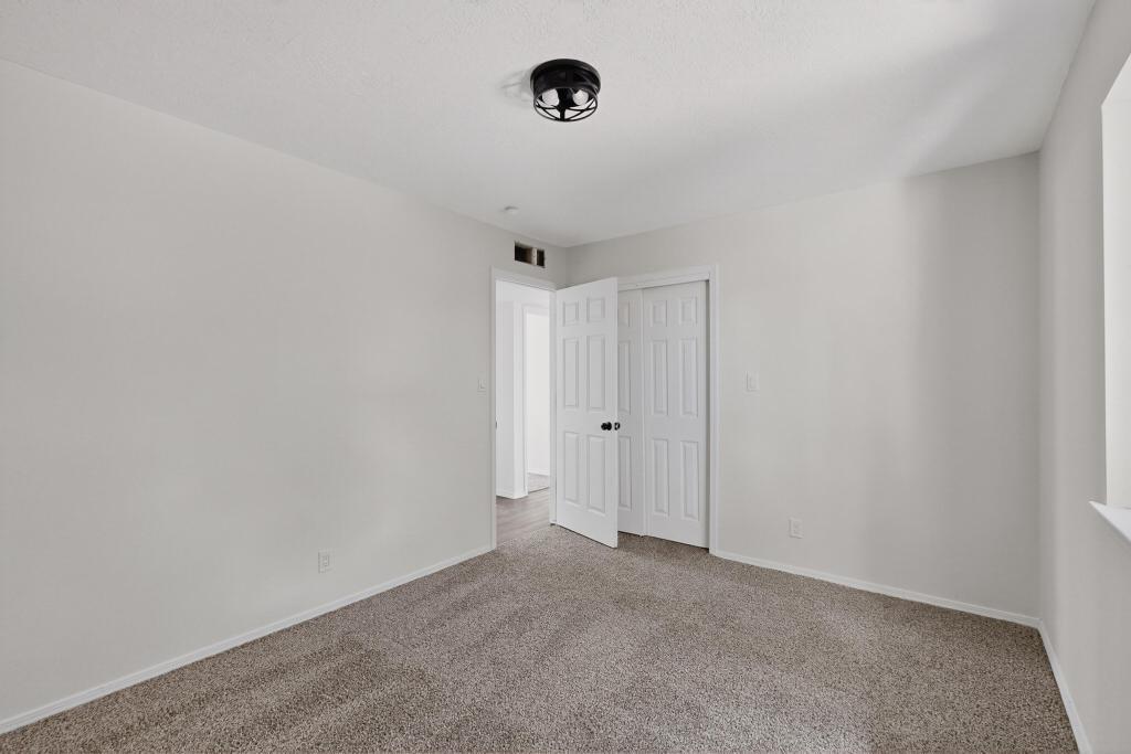 320 TARPON Avenue SE