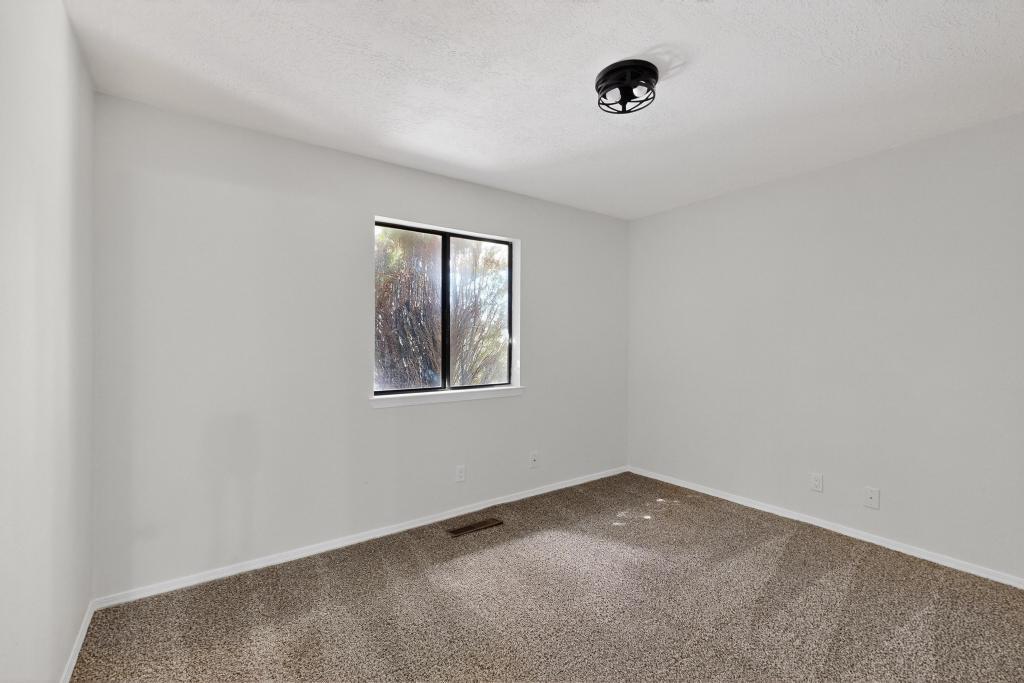 320 TARPON Avenue SE