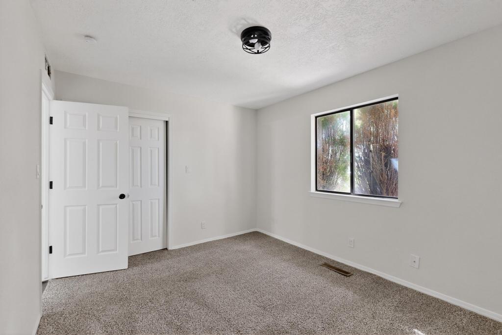 320 TARPON Avenue SE