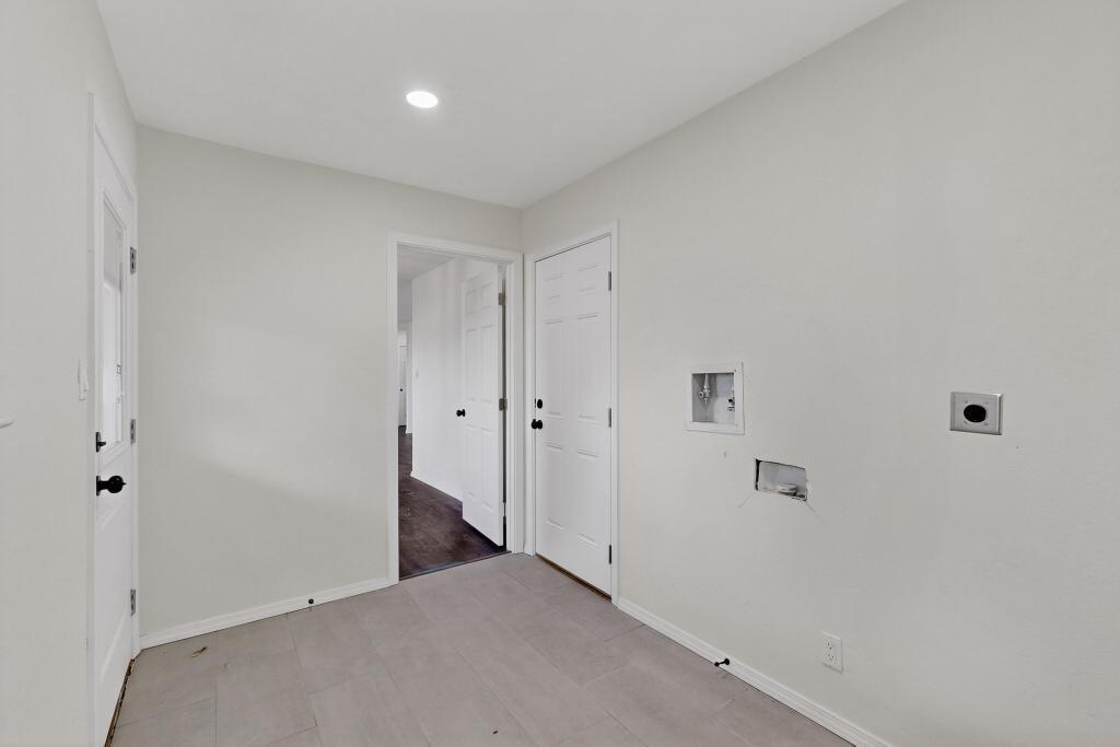 320 TARPON Avenue SE