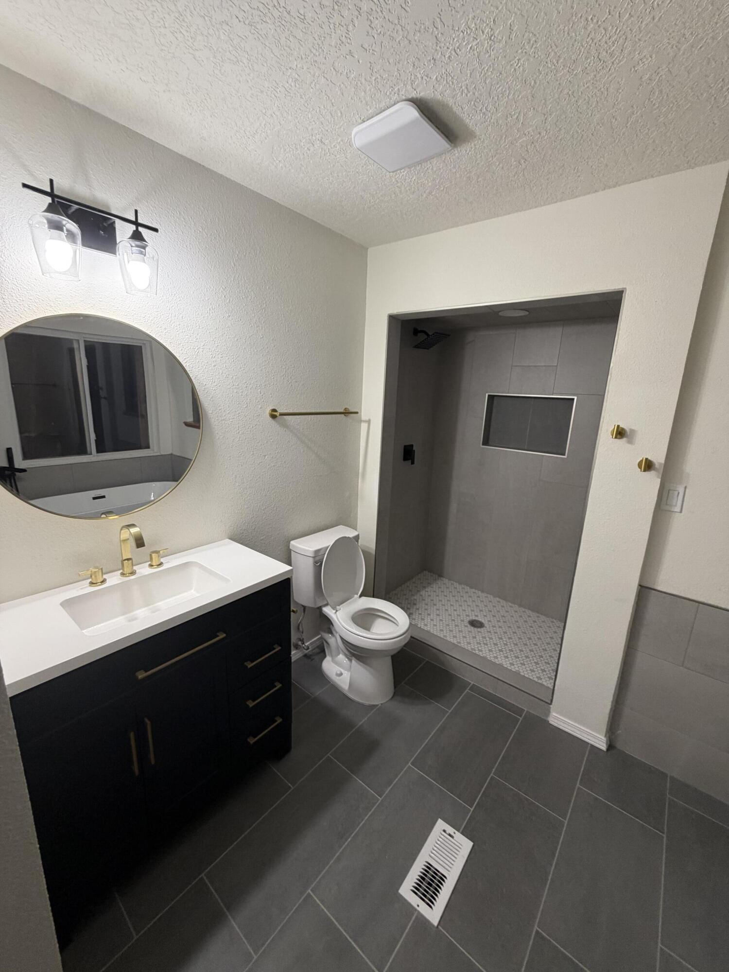 320 TARPON Avenue SE